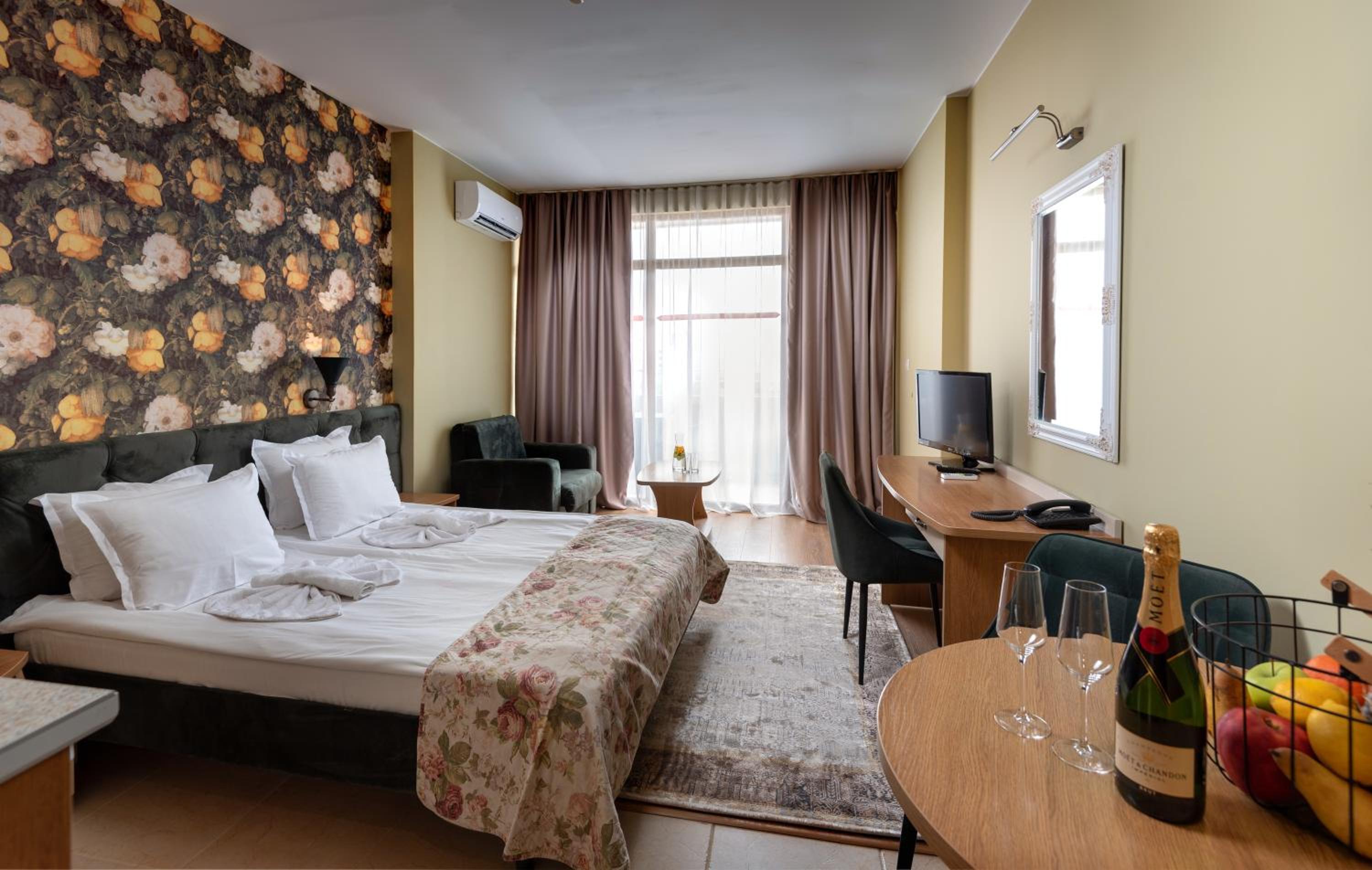 Double Comfort Room - Photo 4