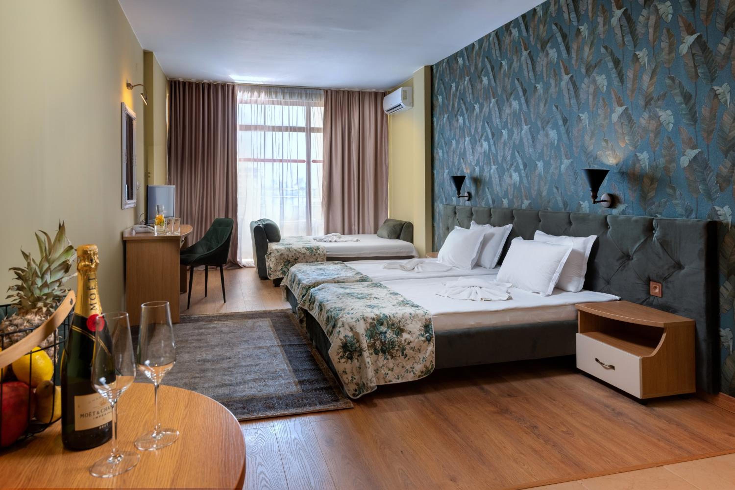 Triple Room - Photo 1