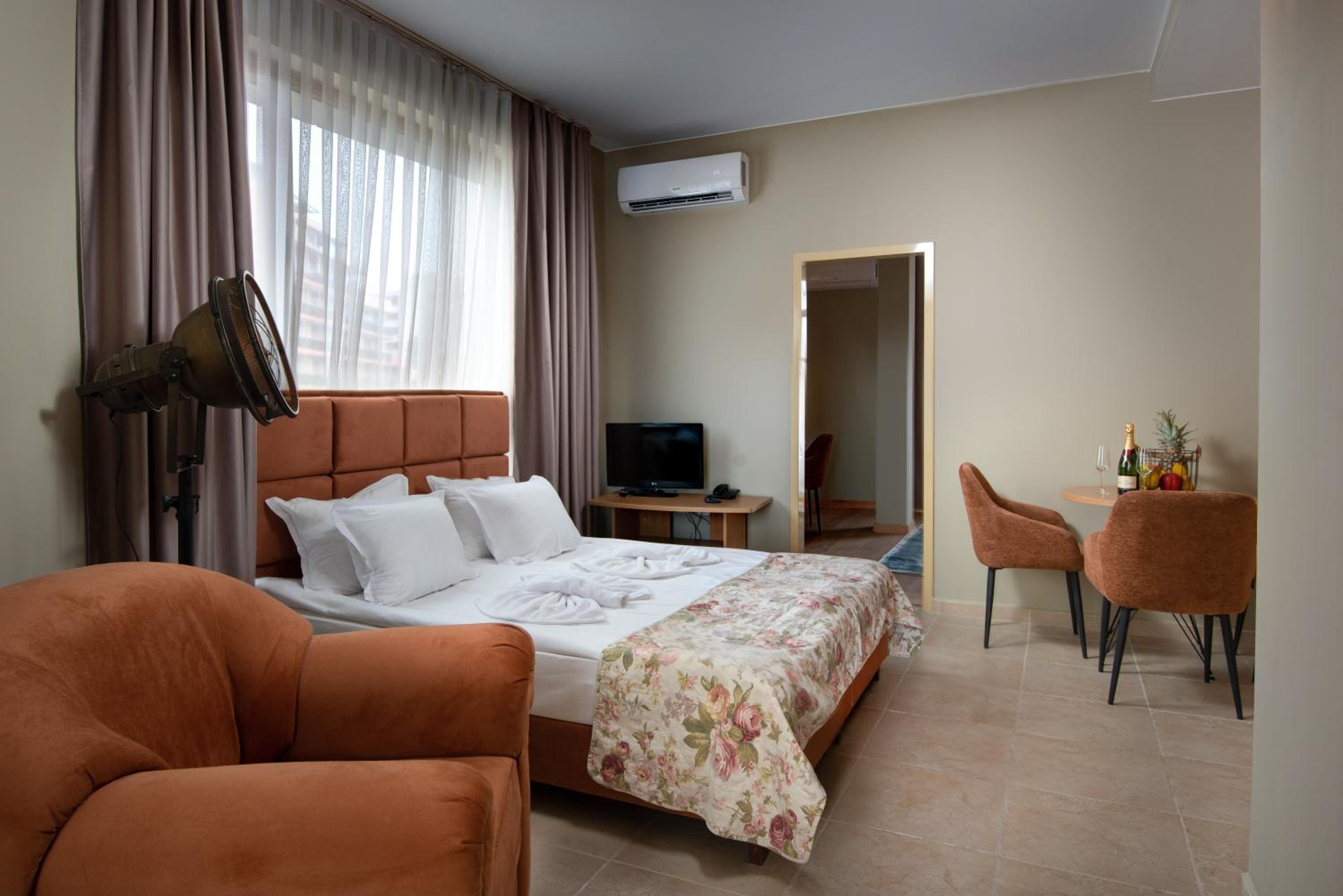 Junior Suite - Photo 13
