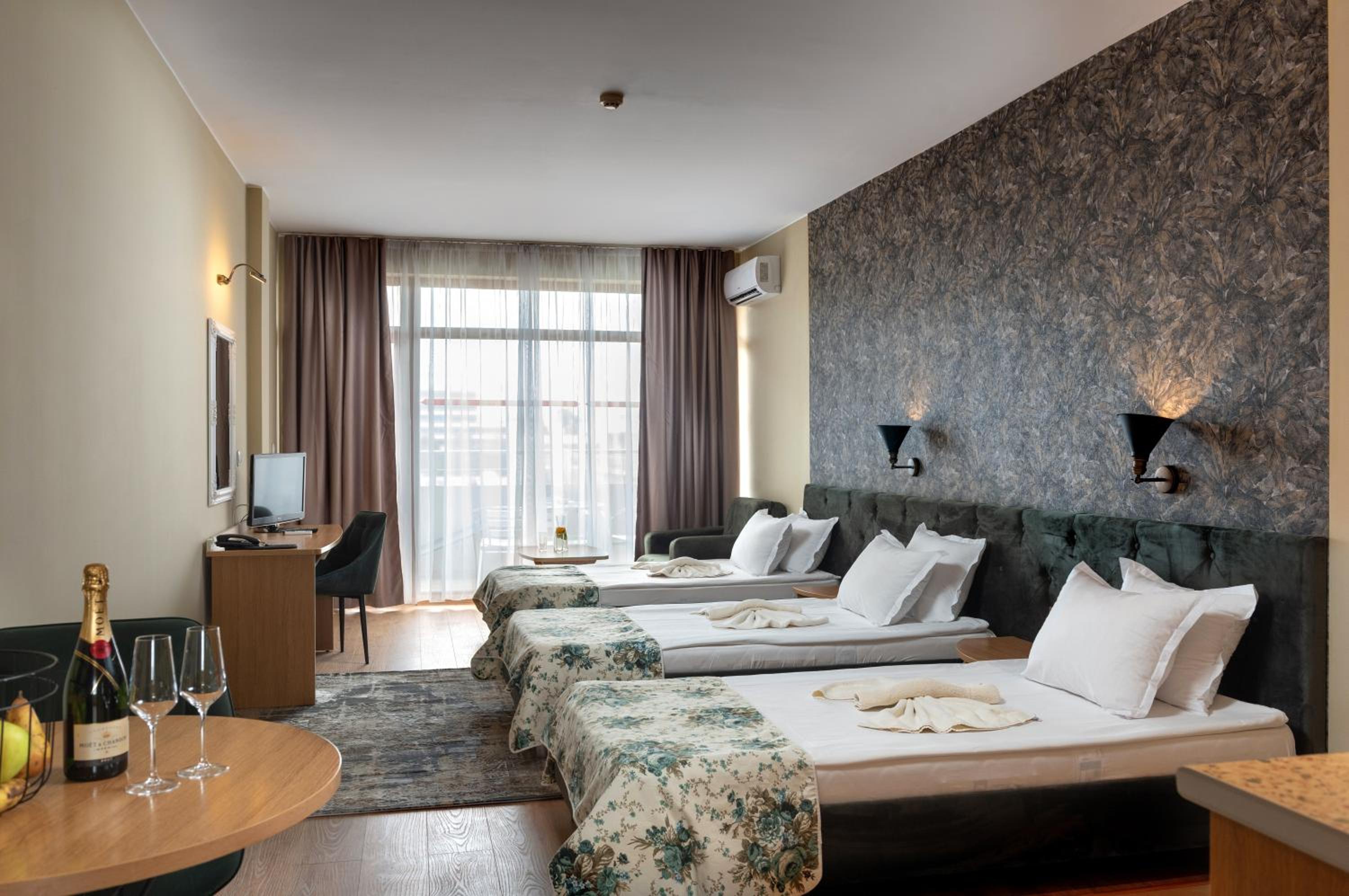 Triple Room - Photo 14