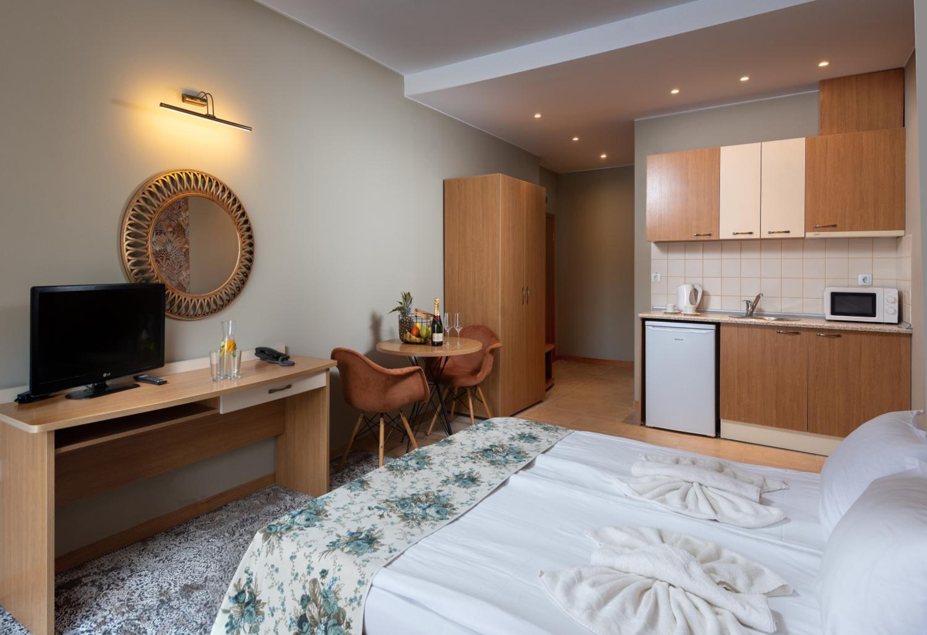 Double Comfort Room - Photo 5