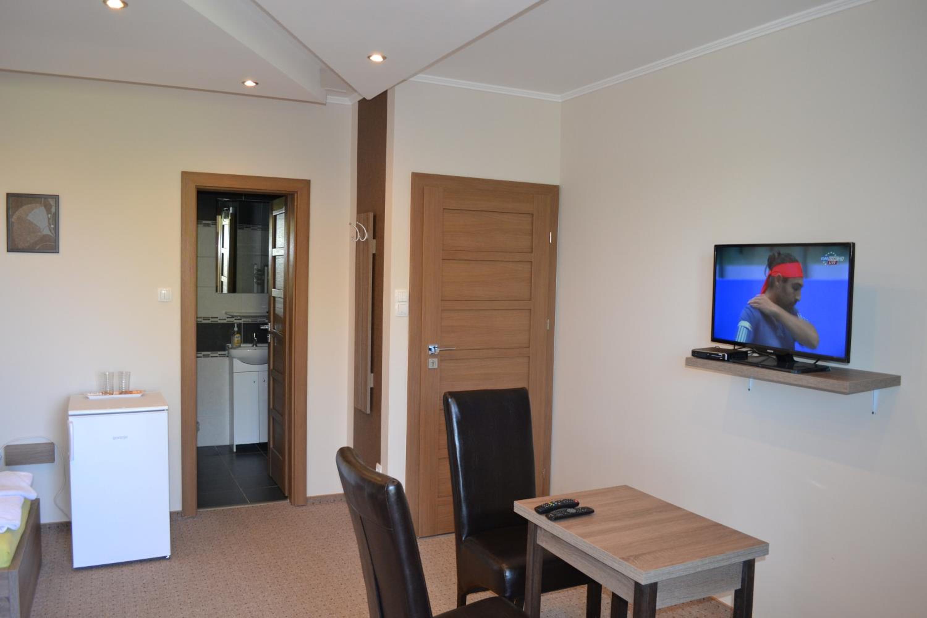 Double Room with Private Bathroom photo 3