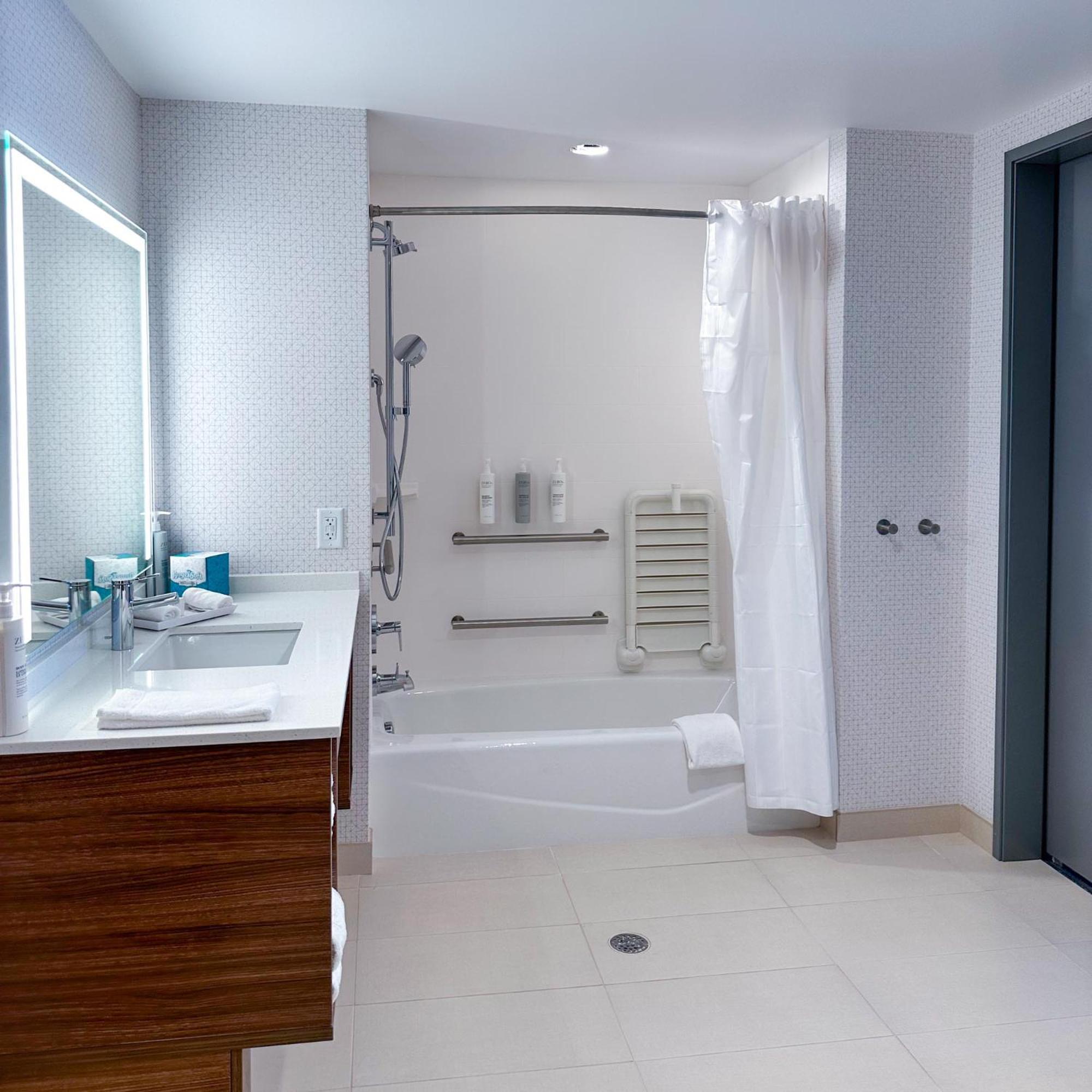 Studio Suite with Two Queen Beds photo 2