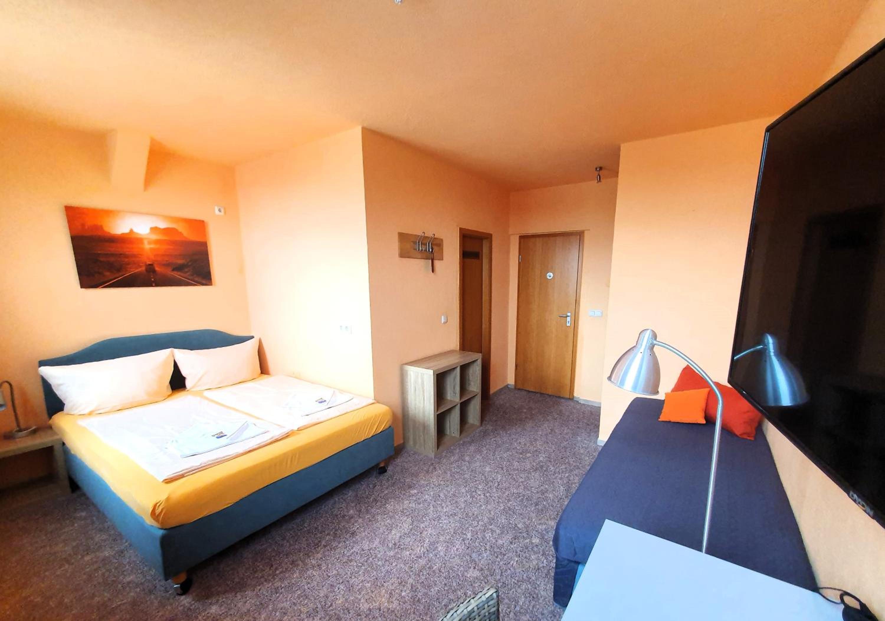 Double Room with shower/toilet