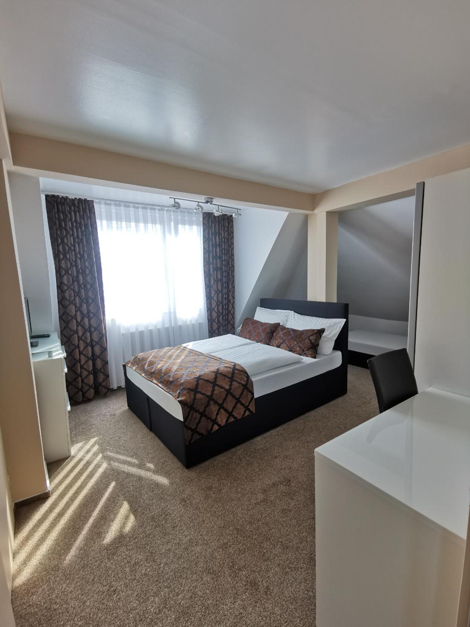 Standard Triple Room photo 2
