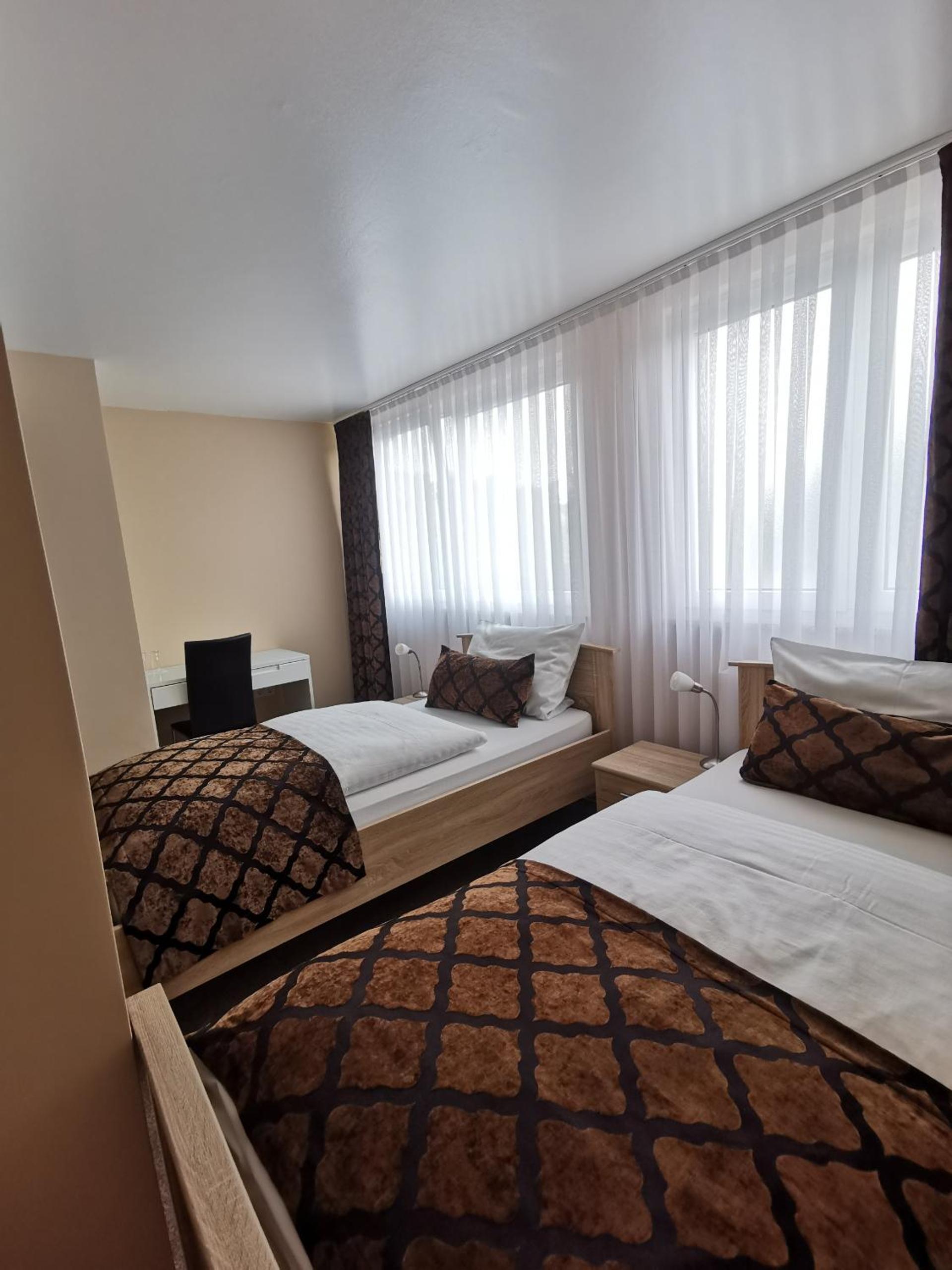 Standard Twin Room photo 2