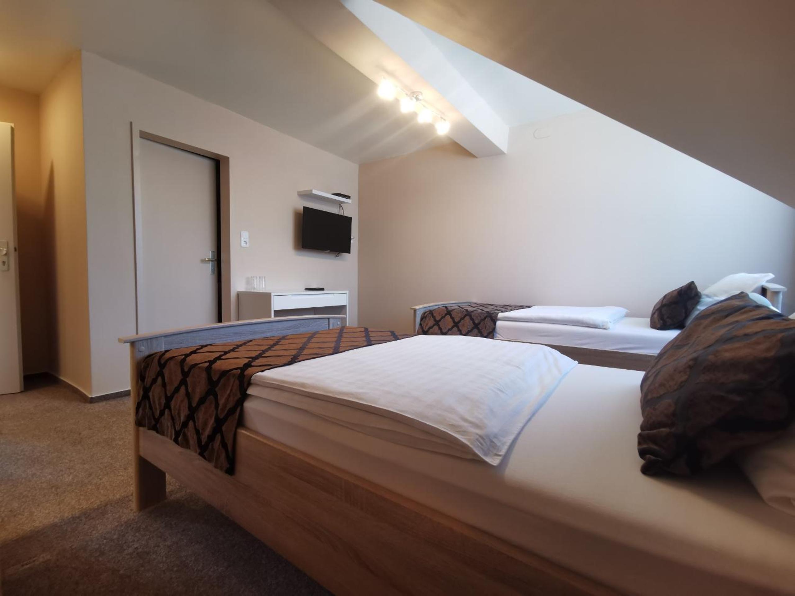 Standard Twin Room photo 3