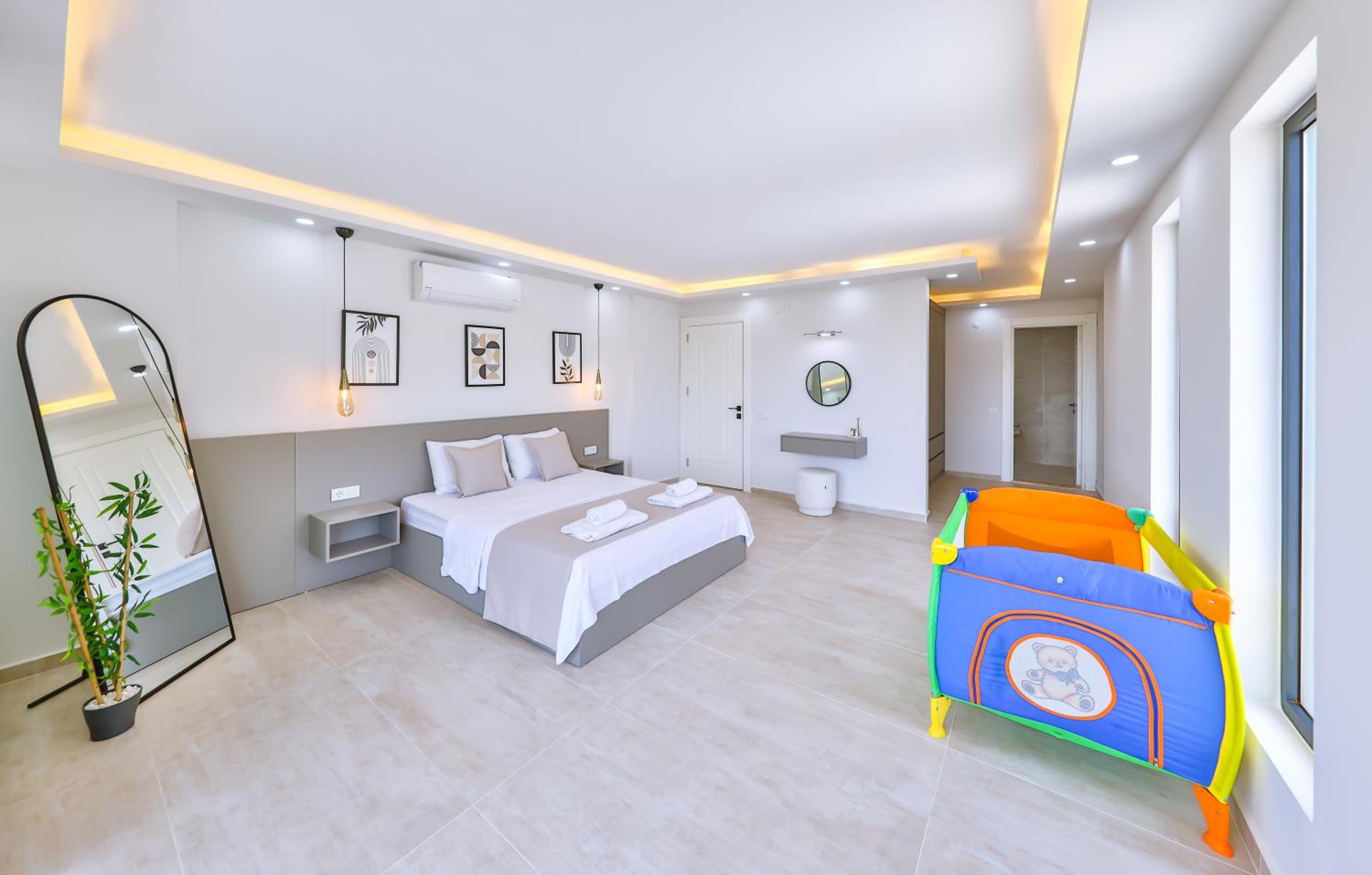 Three-Bedroom Villa photo 1