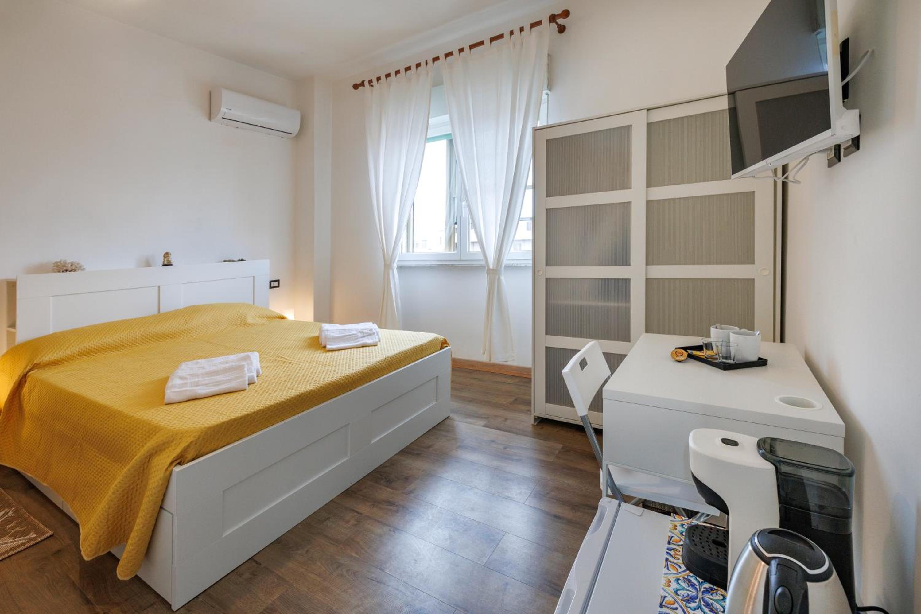 Deluxe Double Room with Shower photo 2