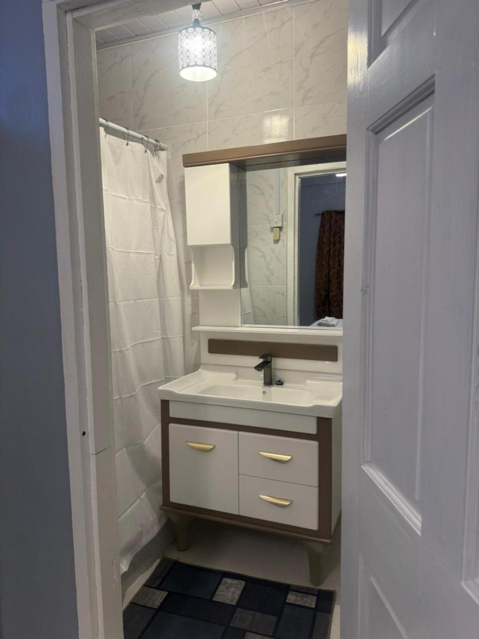 Three-Bedroom Apartment photo 2
