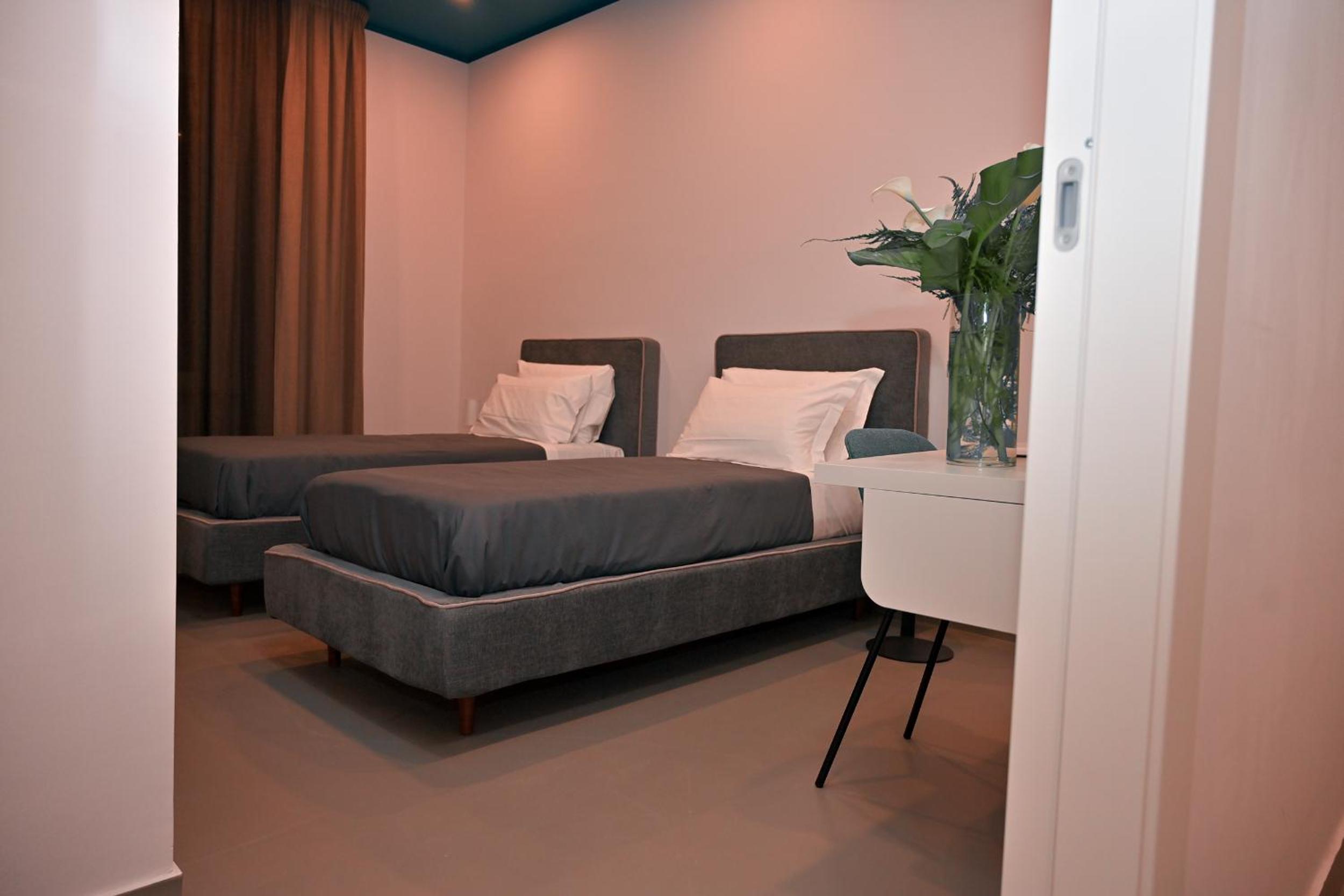 Superior Twin Room - Photo 11