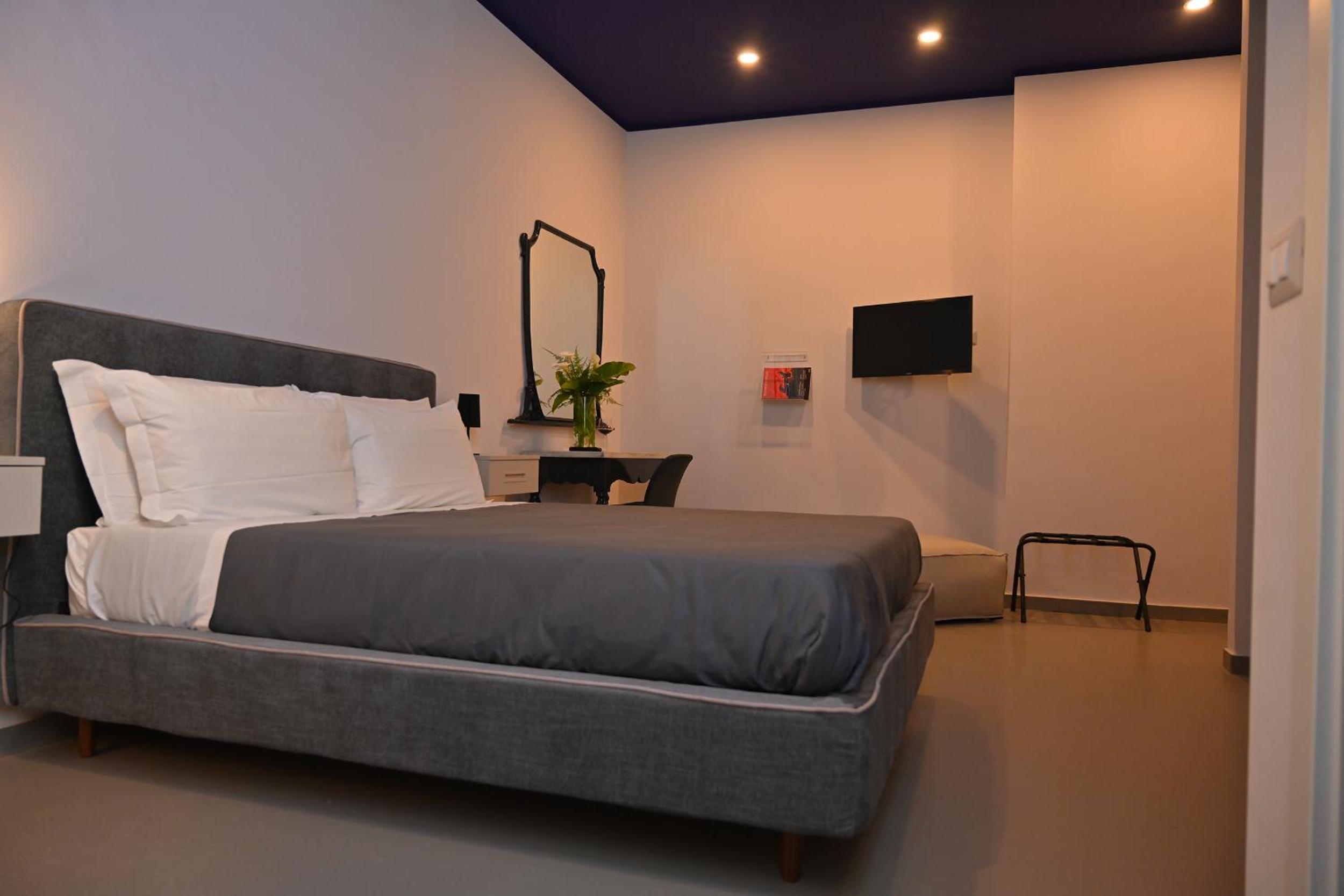Superior Double Room - Photo 11