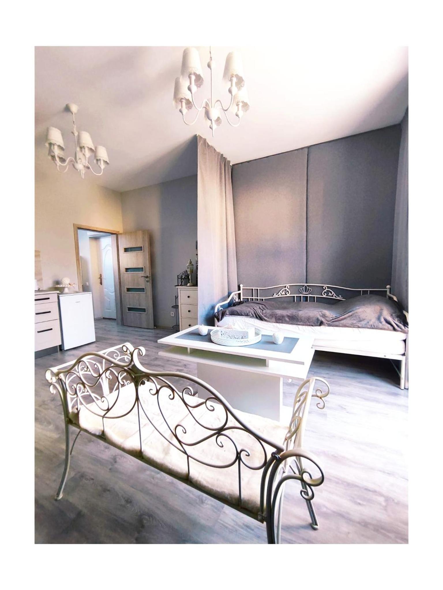 Studio Apartment photo 1