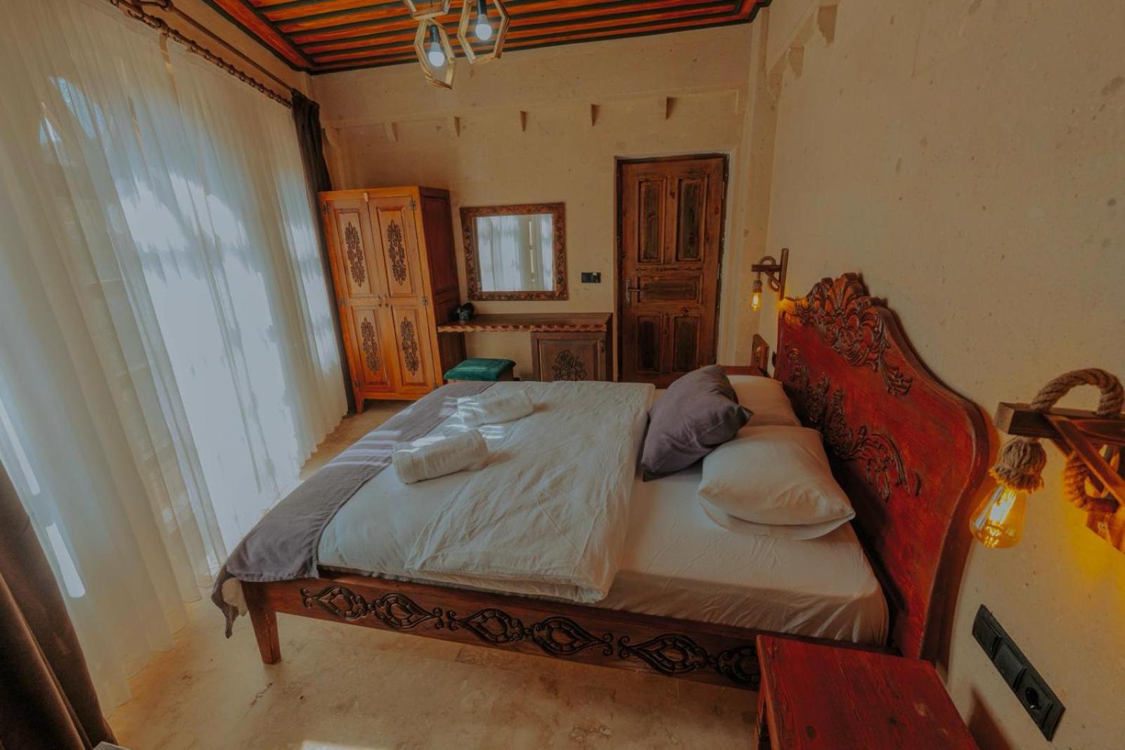 Standard Double Room - Photo 29