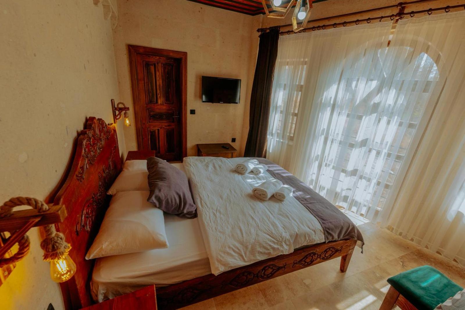 Standard Double Room - Photo 25
