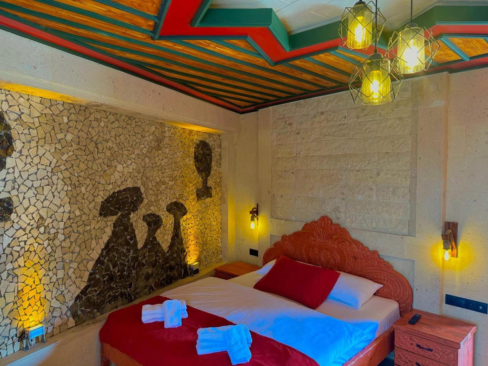 Triple Room with Balcony - Photo 9