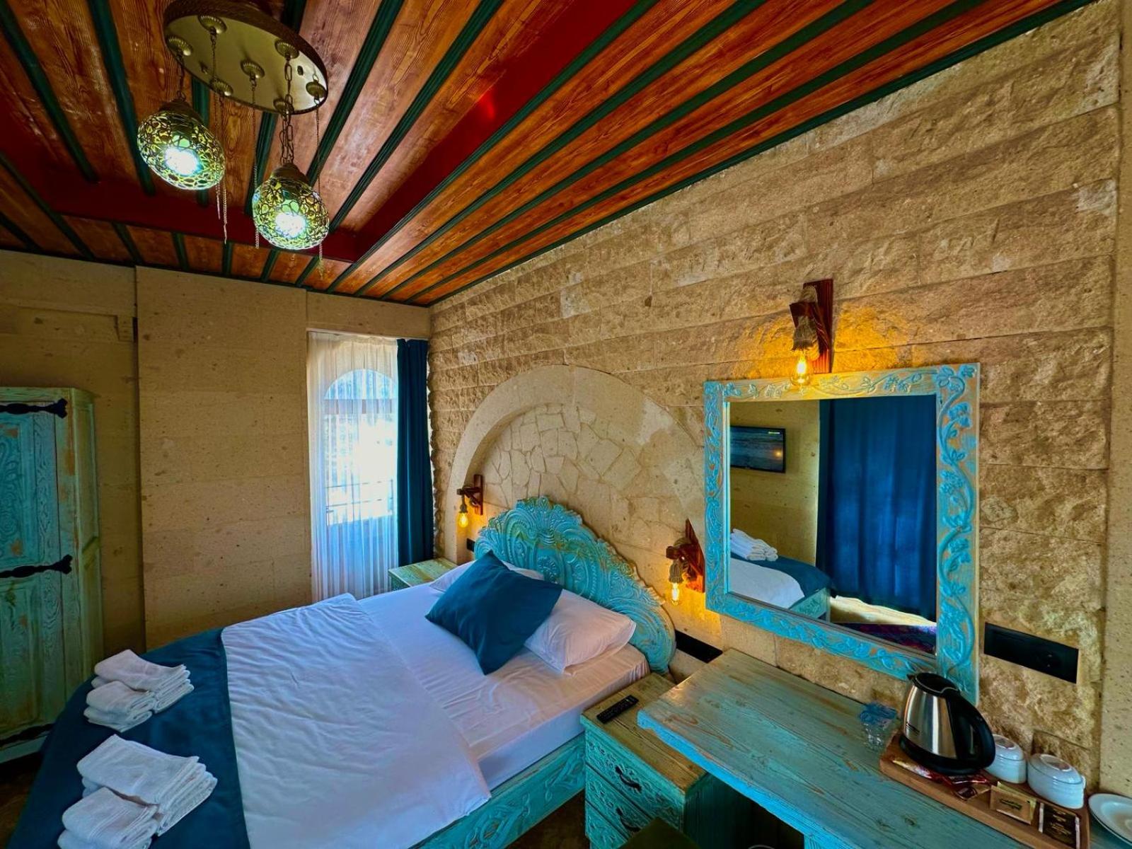 Triple Room with Balcony - Photo 6