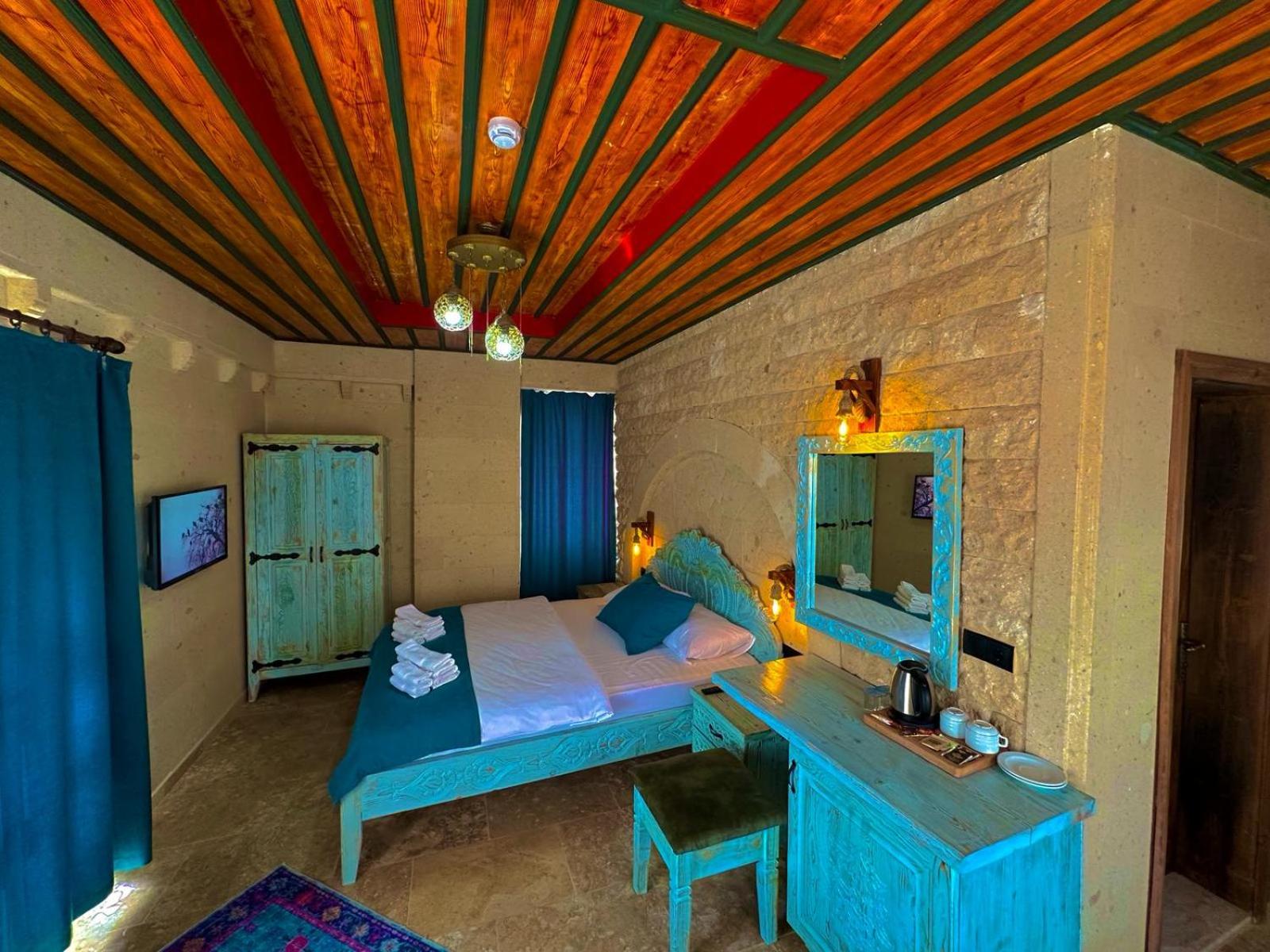 Triple Room with Balcony - Photo 5