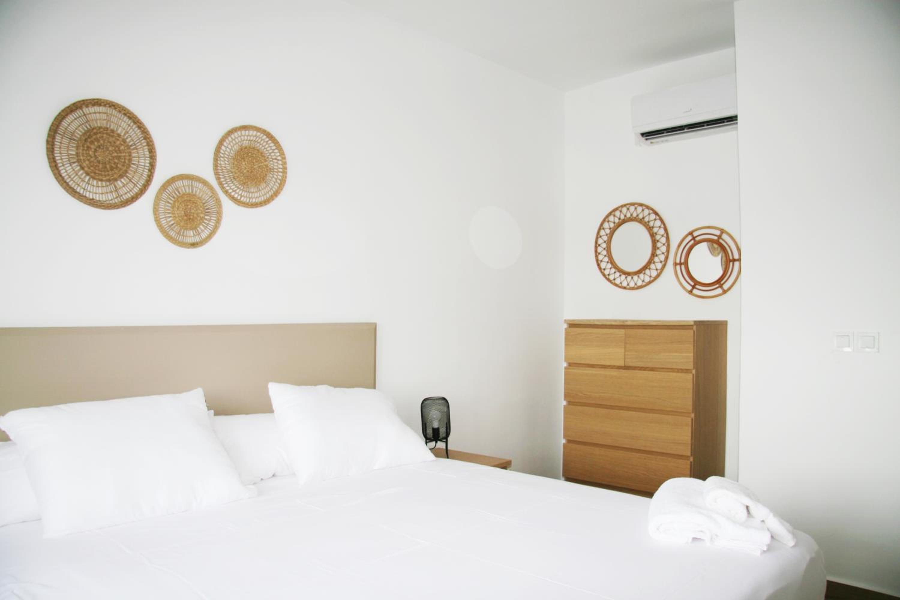 Three-Bedroom Apartment with Balcony photo 1
