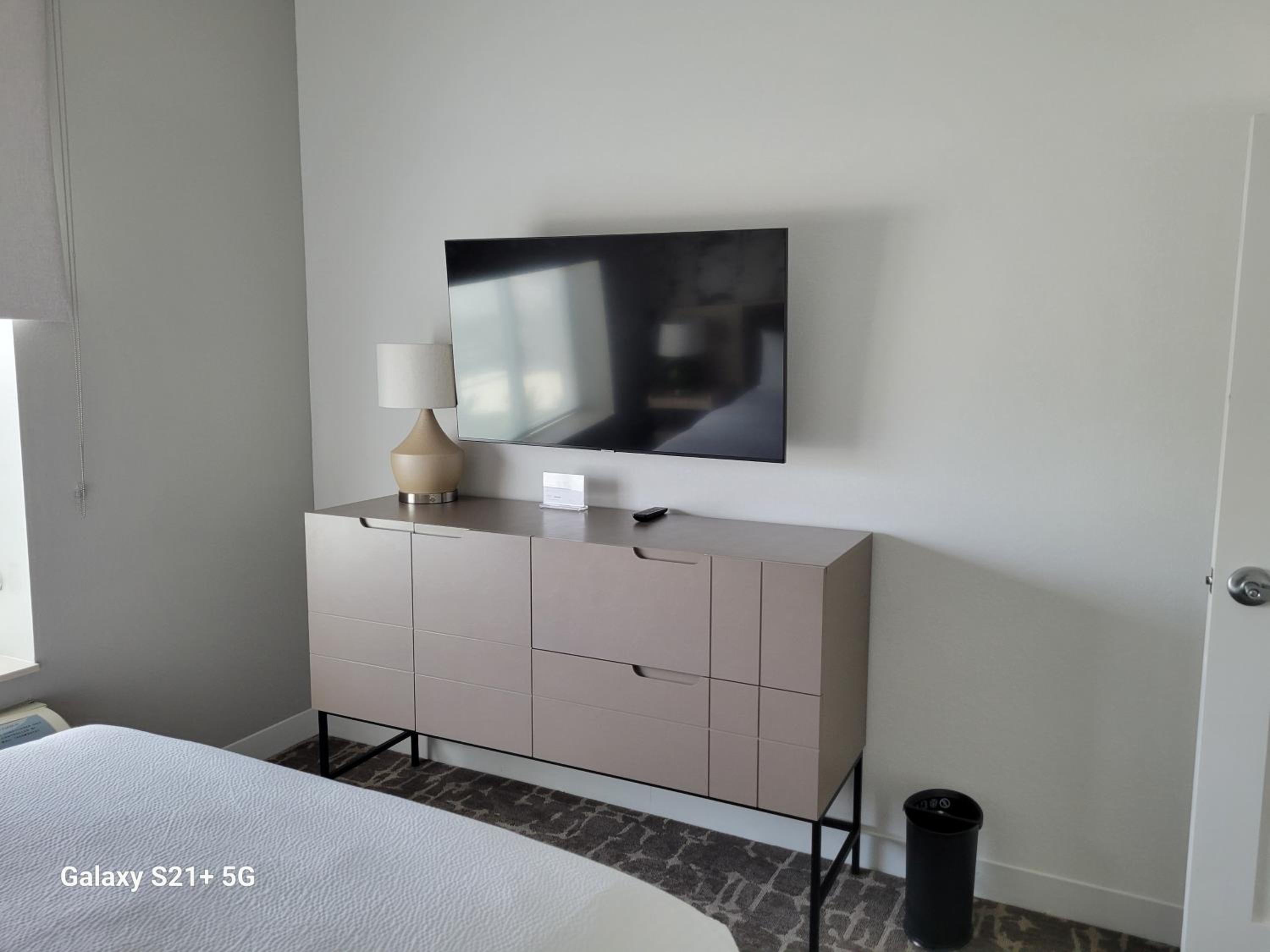 One-Bedroom Queen Suite with Sofa Bed - Photo 1