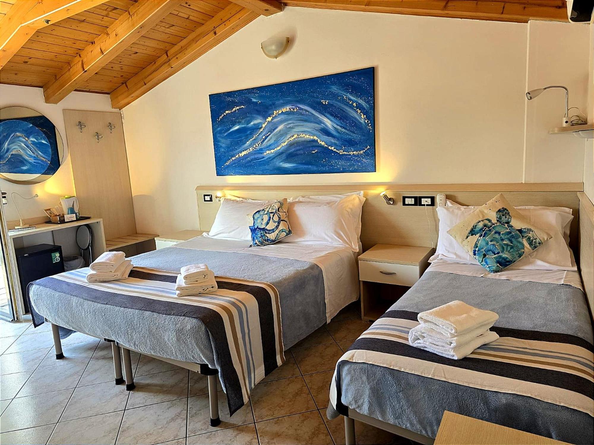 Triple Room - Photo 11