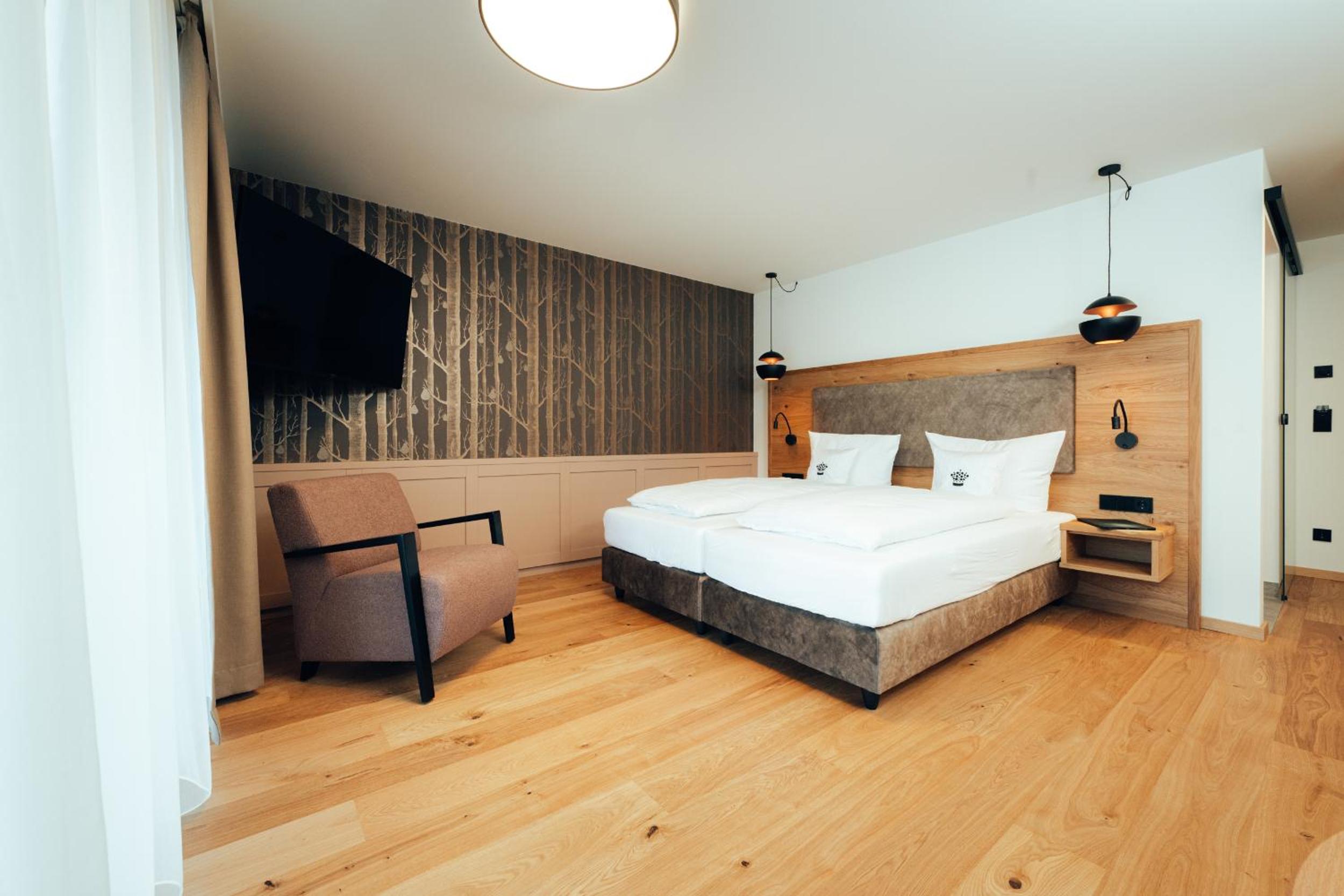 Deluxe Double Room with Balcony - Photo 1