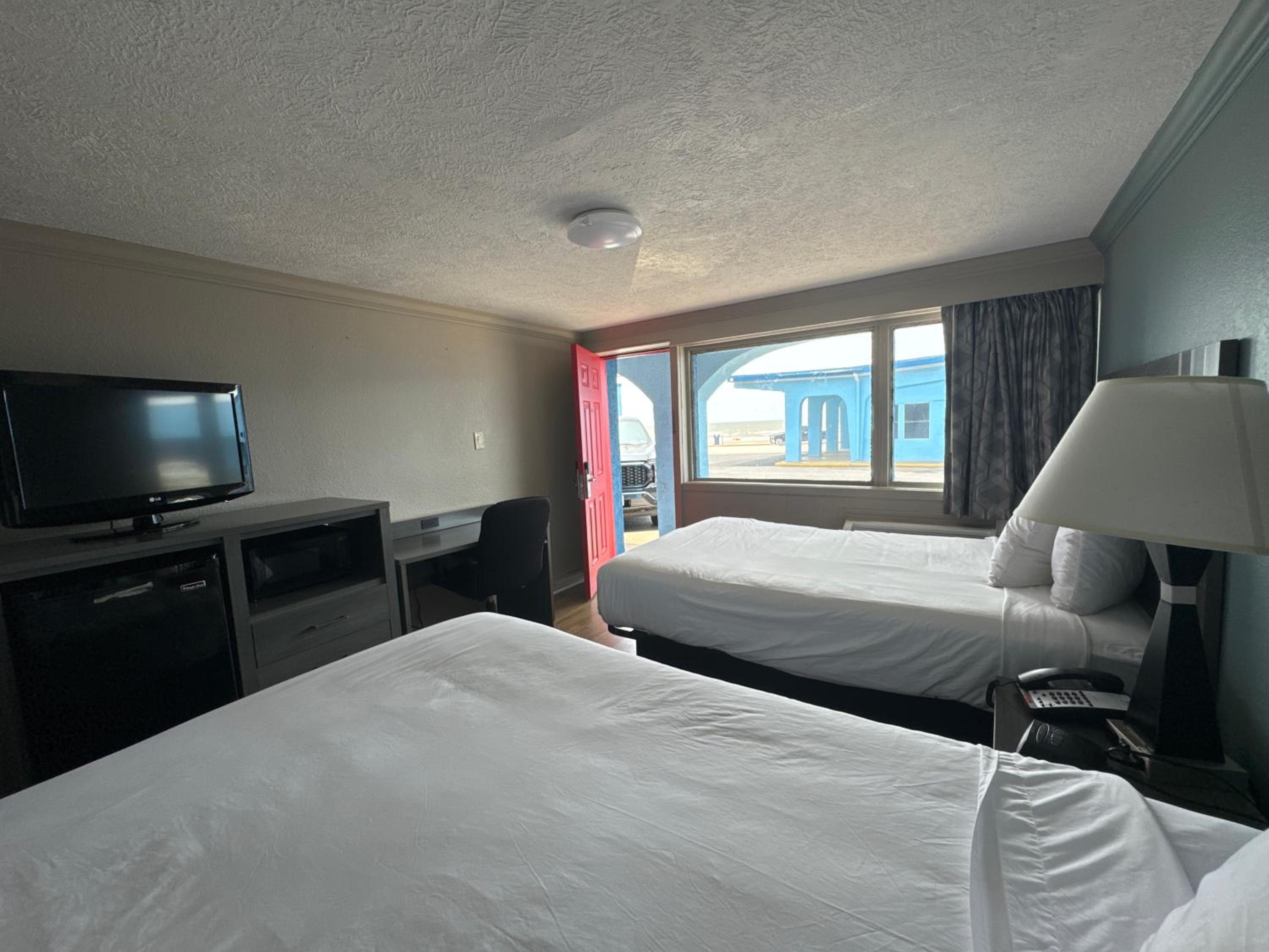 Double Room with Two Double Beds - Non Smoking - Photo 2