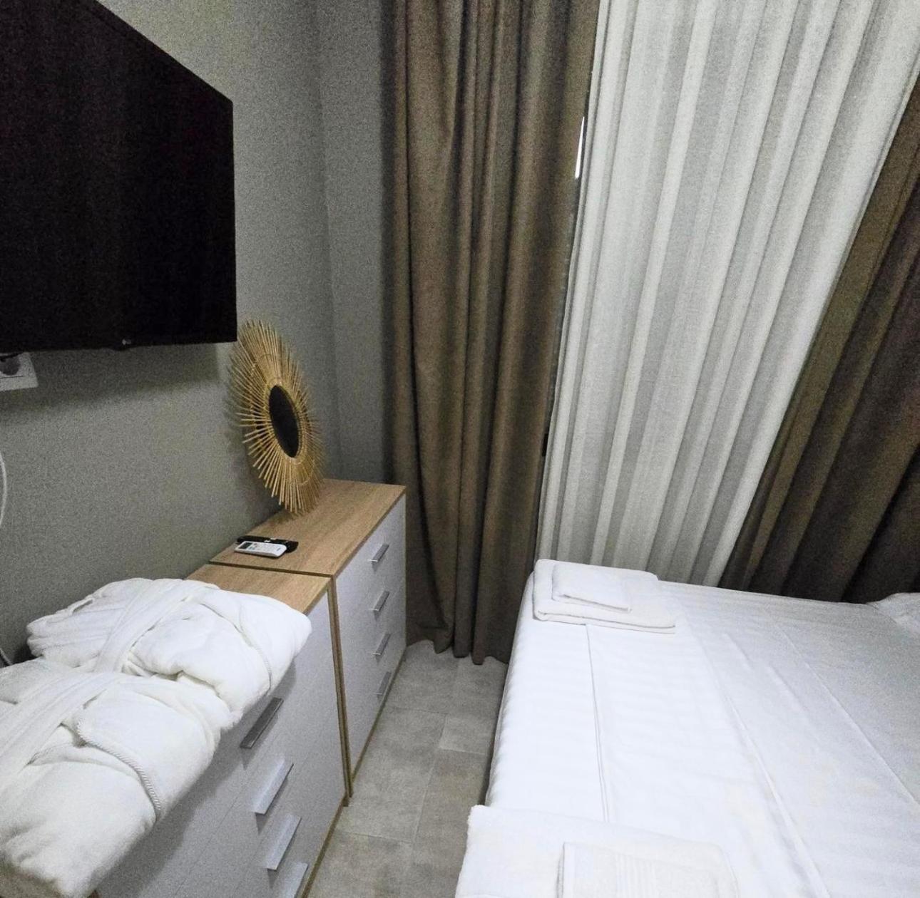 Apartment With Balcony photo 2
