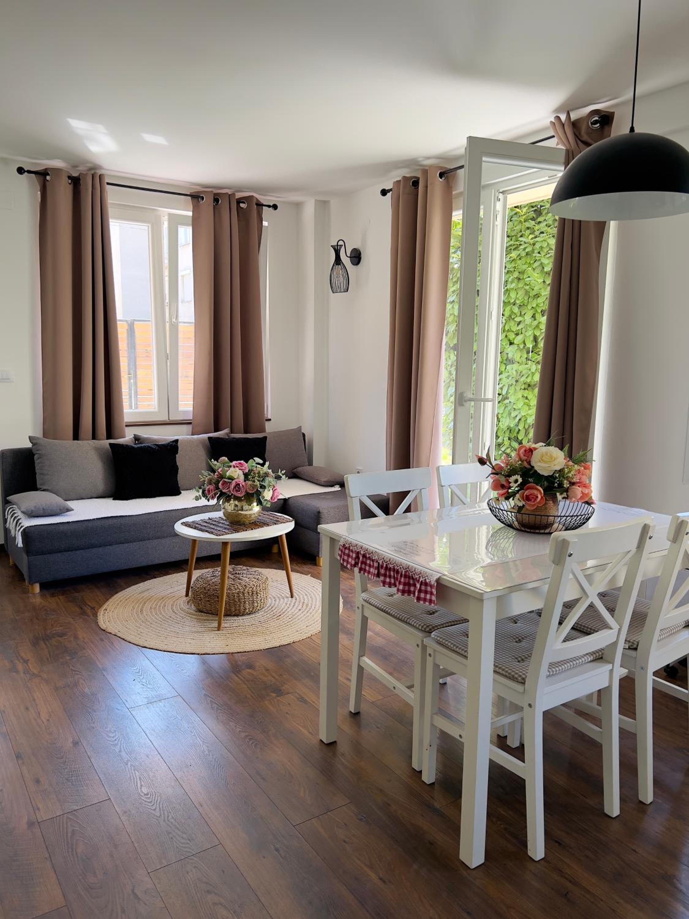 Apartment with Garden View