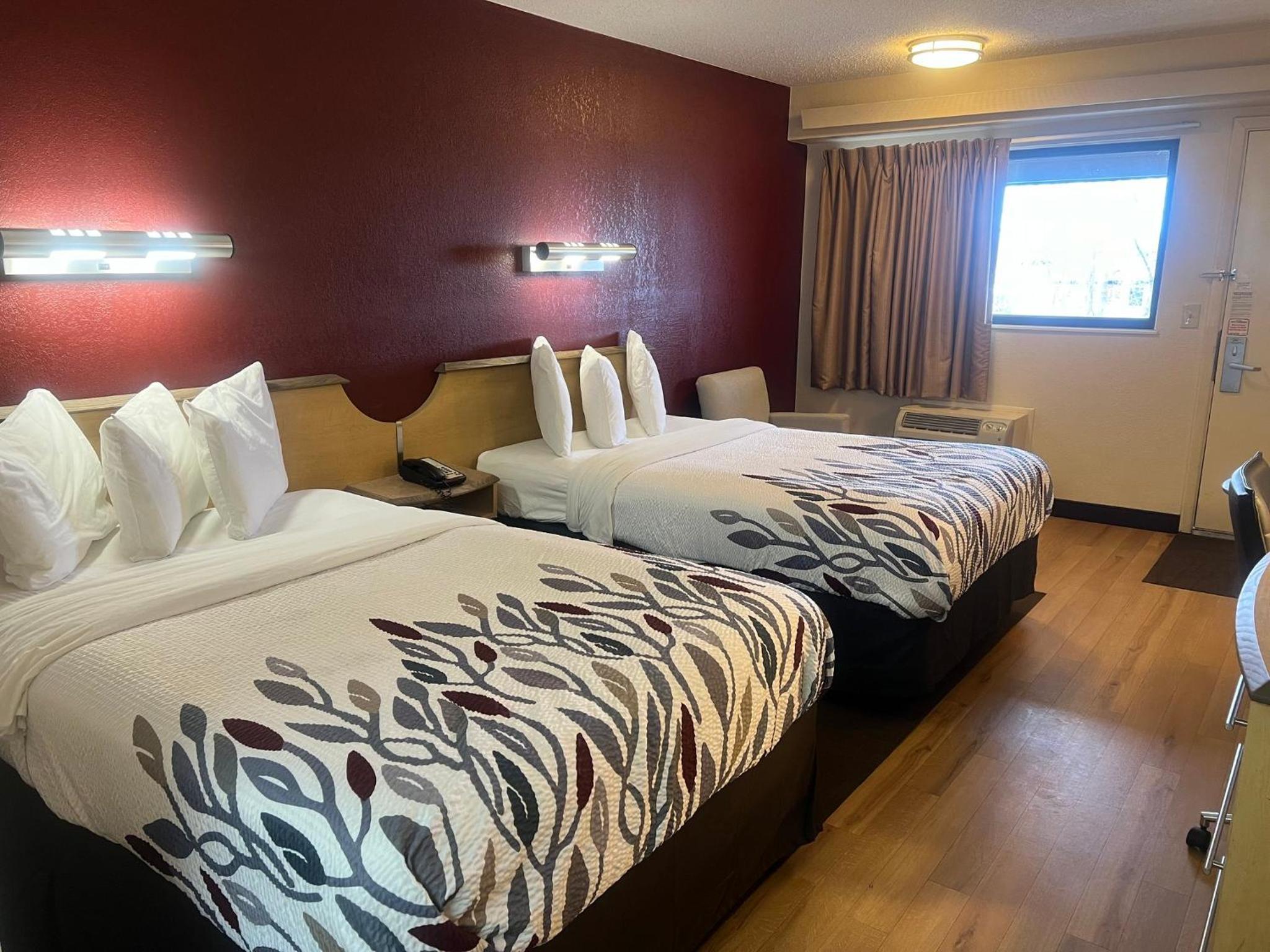 Deluxe Room with Two Double Beds Smoke Free - Photo 5