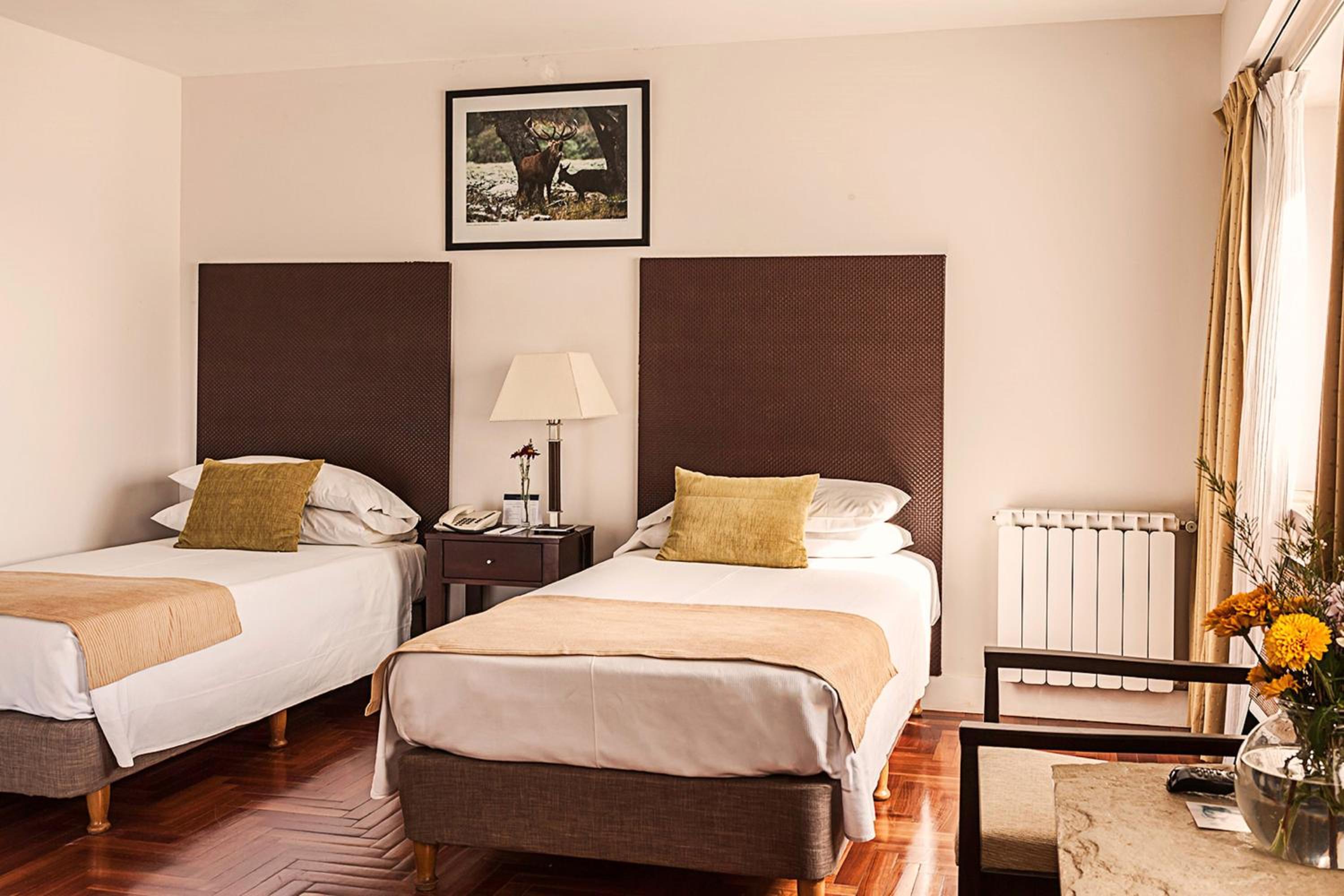 Classic, Guest room with 2 Twin/Single Bed(s) photo 2