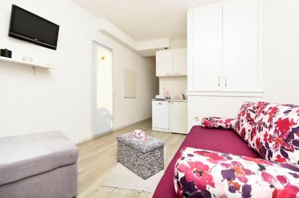 Standard Queen Room photo 1