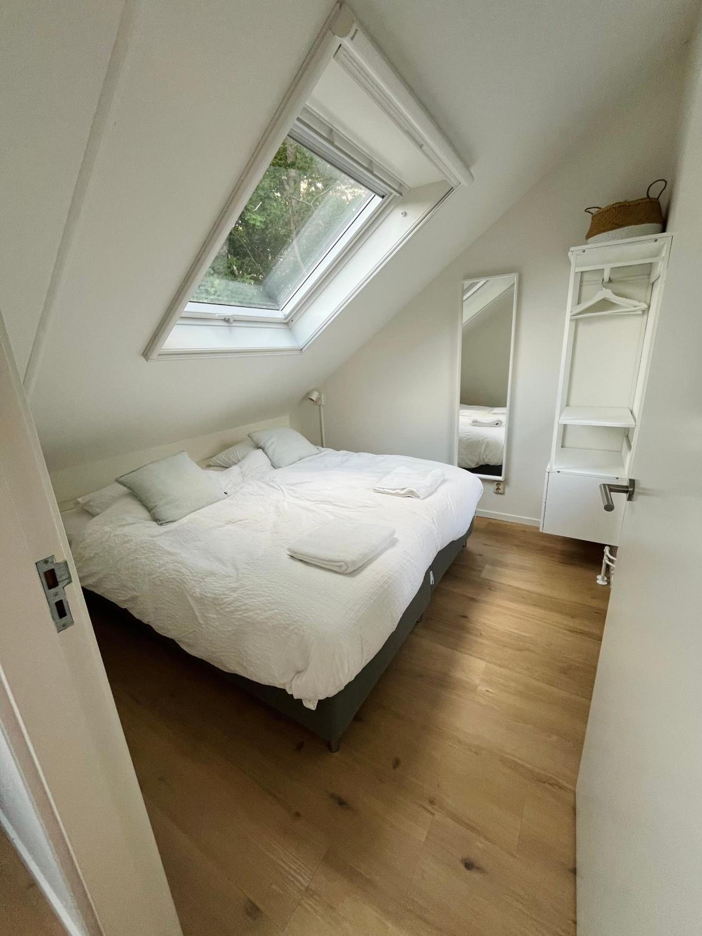 Three-Bedroom House photo 2