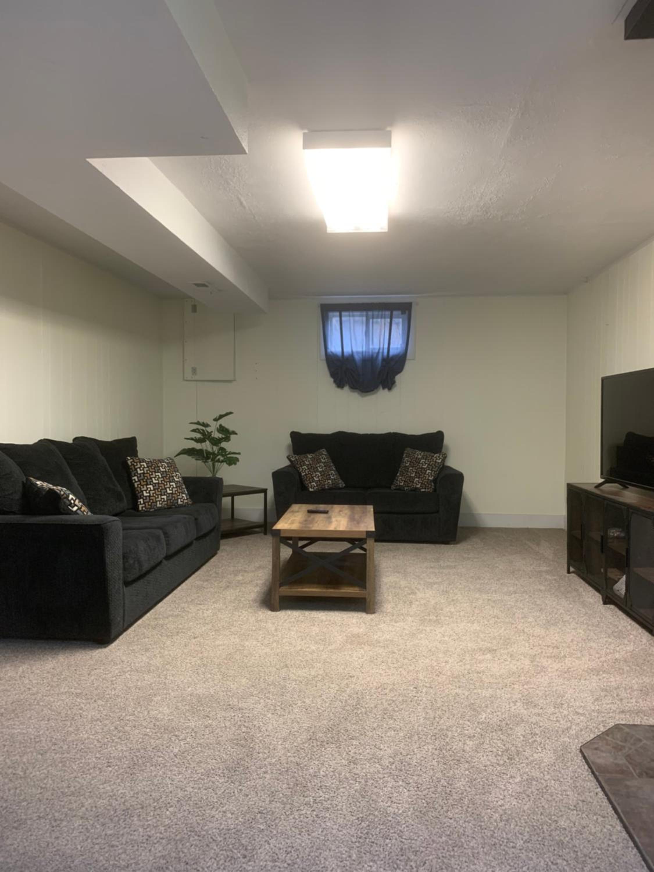 Six-Bedroom House photo 1