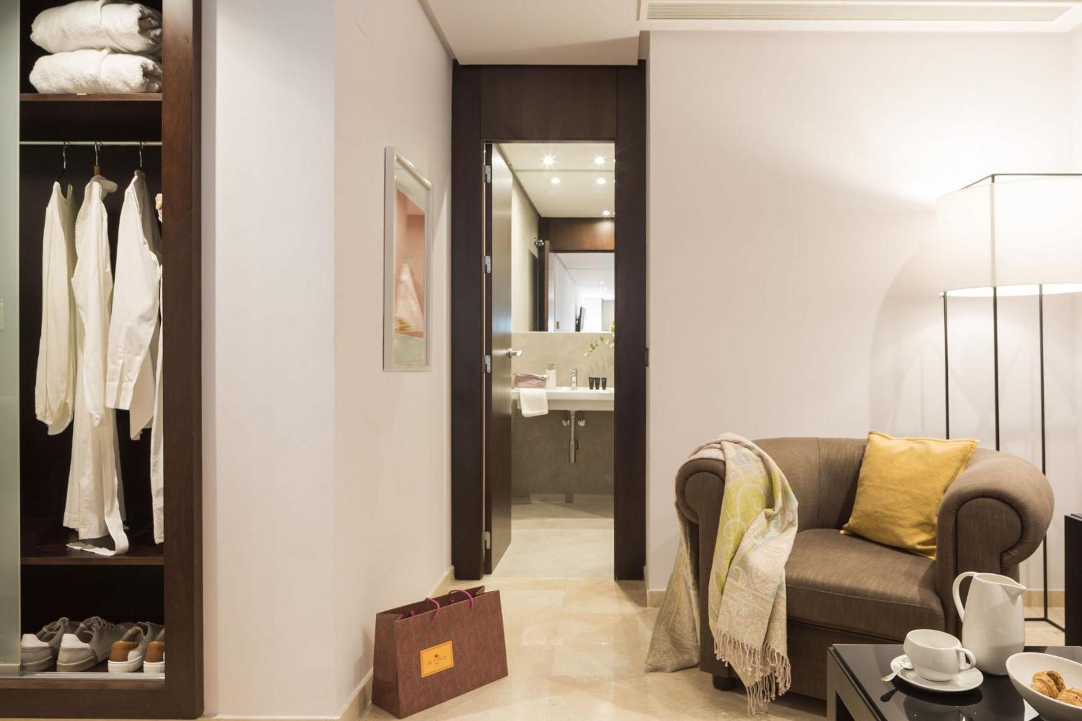 Superior Double or Twin Room - Photo 5