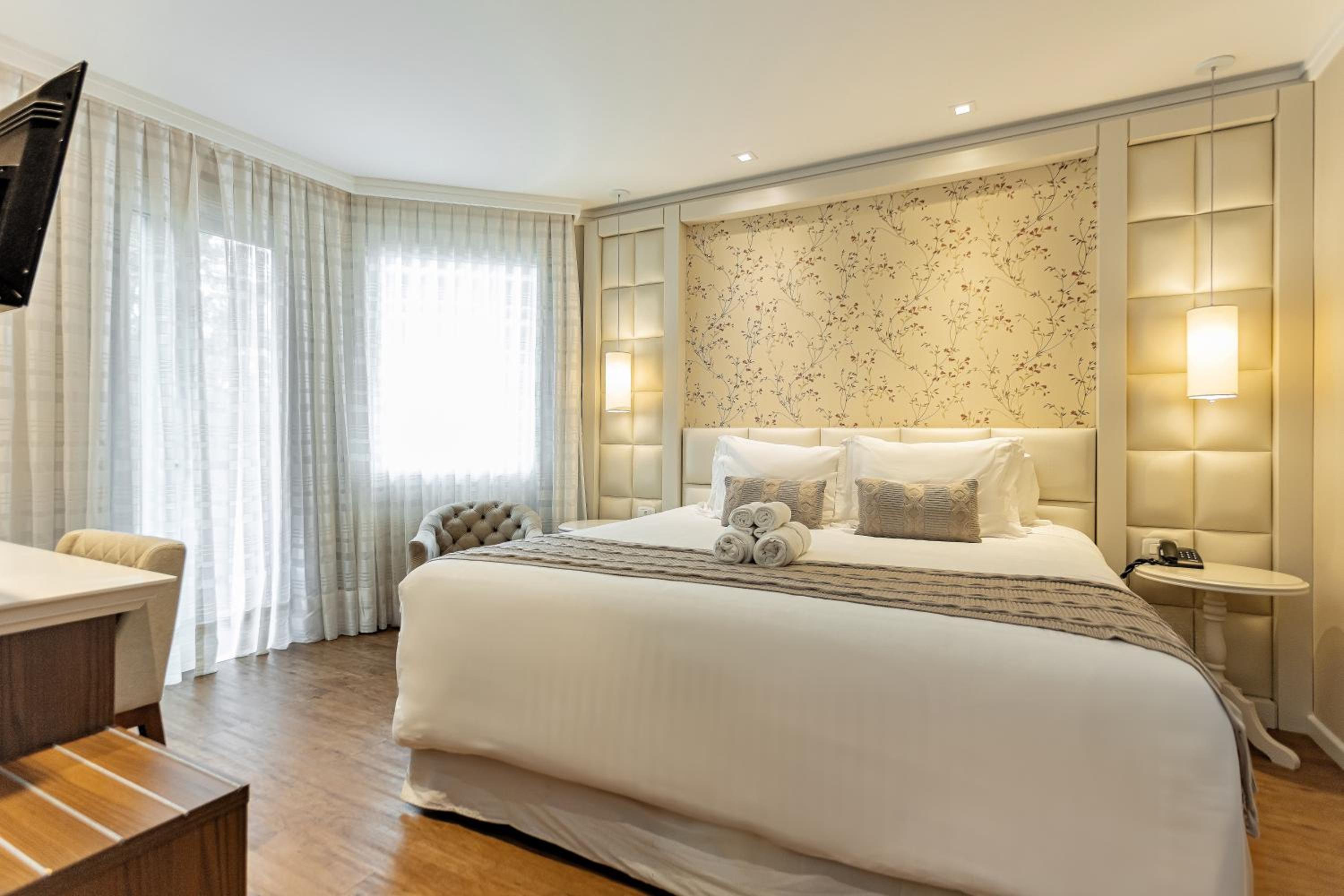 King Room with Balcony photo 1