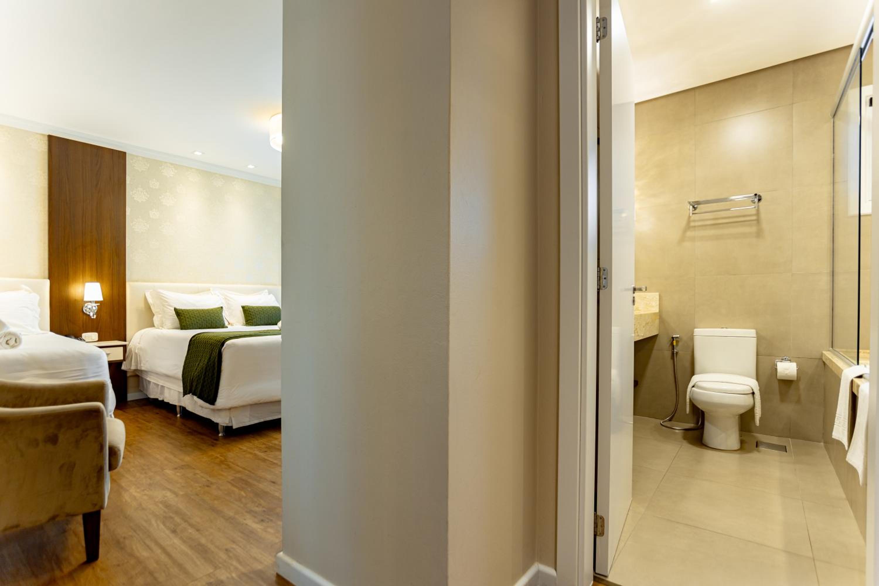 Queen Room with Spa Bath photo 2