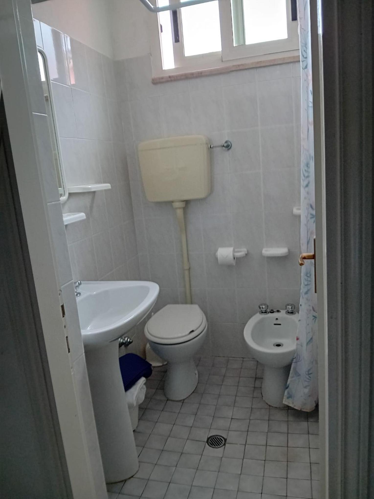 Economy Double or Twin Room photo 2