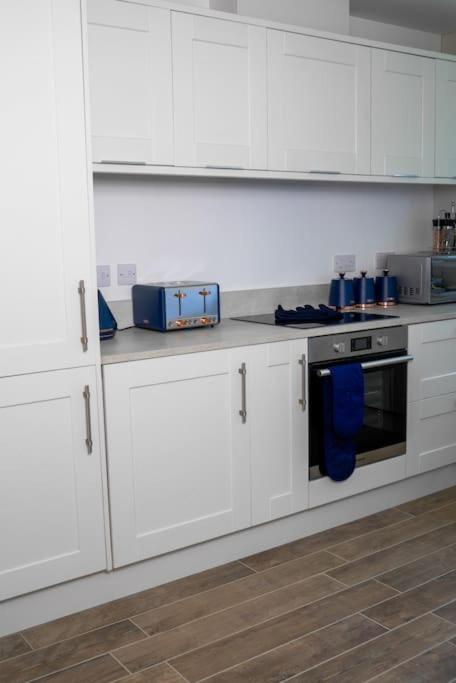 Three-Bedroom Apartment photo 2