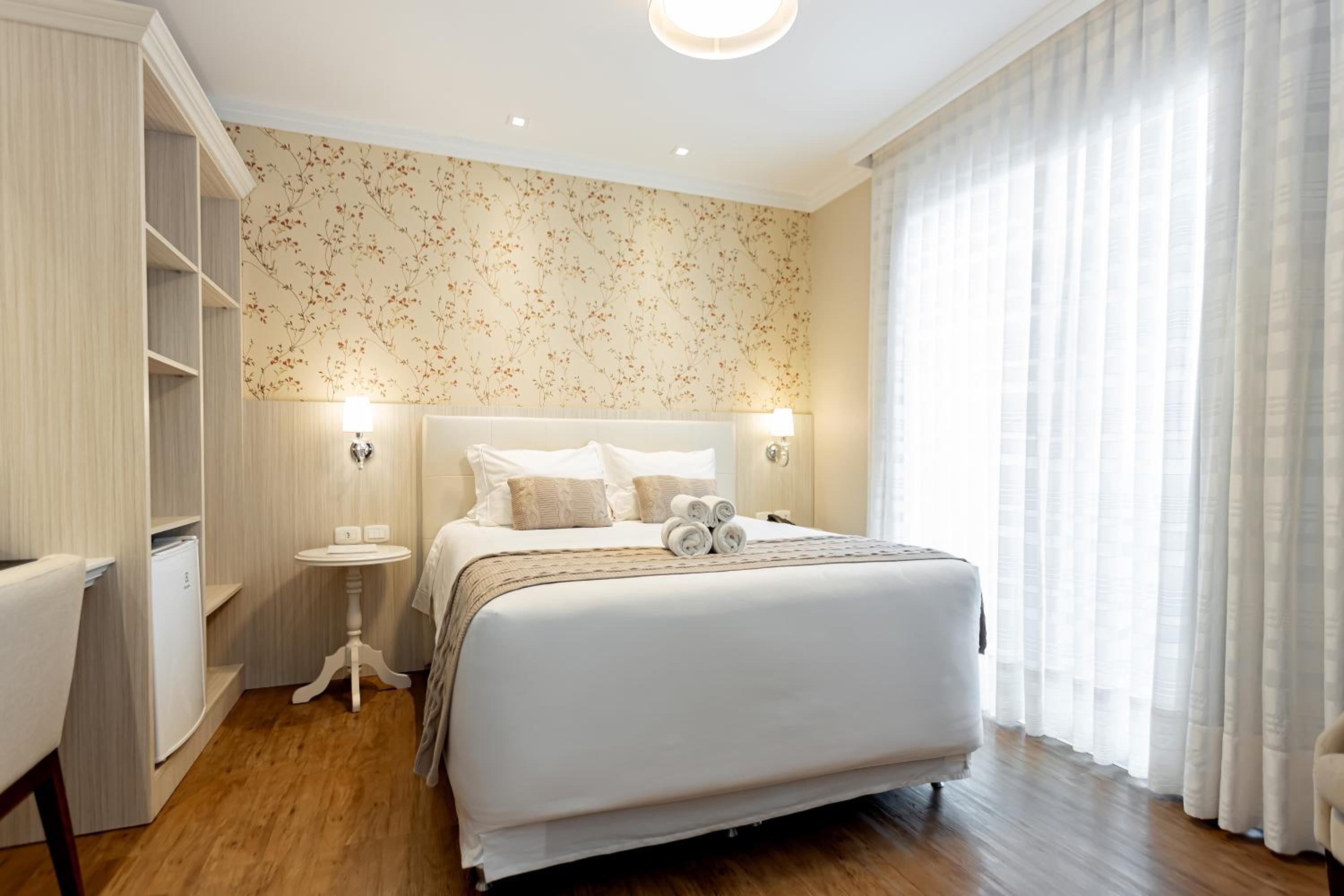 Deluxe Queen Room photo 2