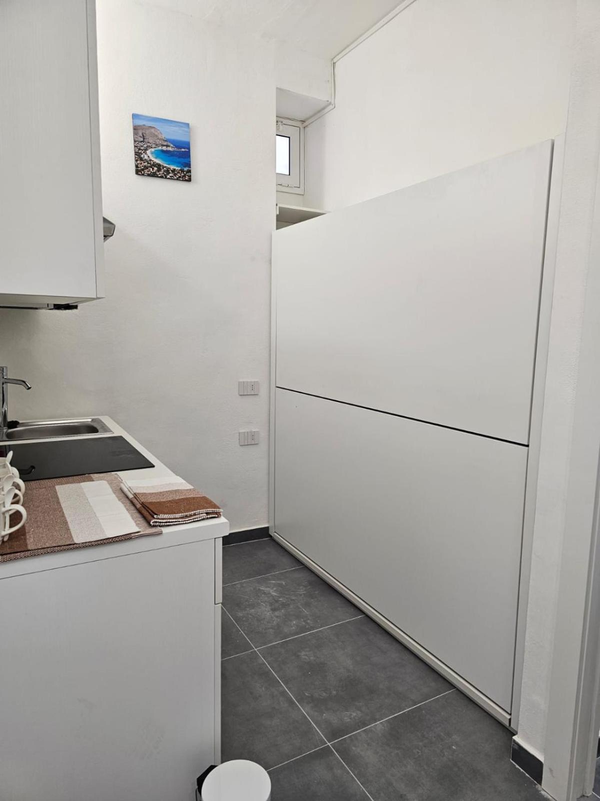 Studio - Photo 2