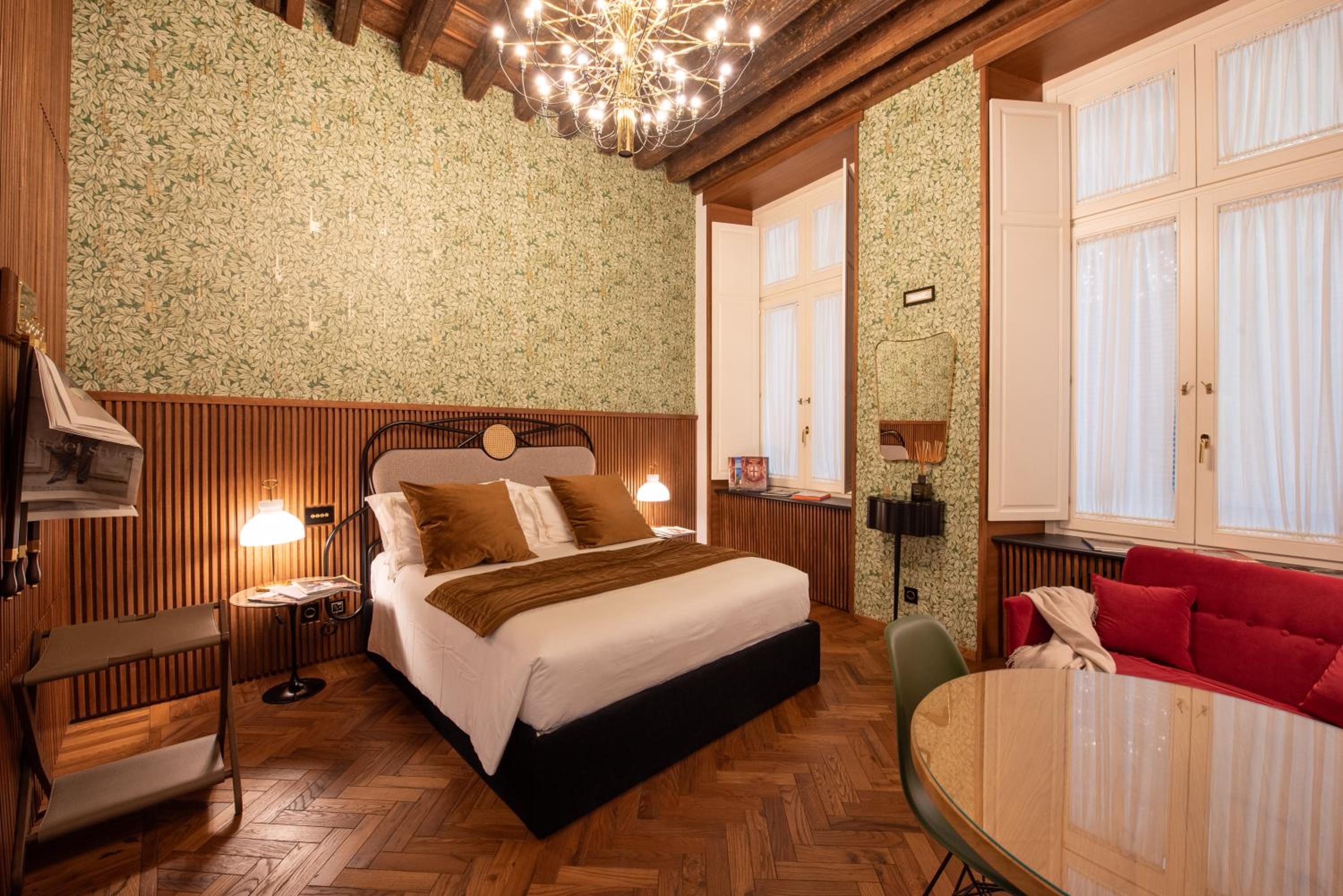 One-Bedroom Deluxe Apartment