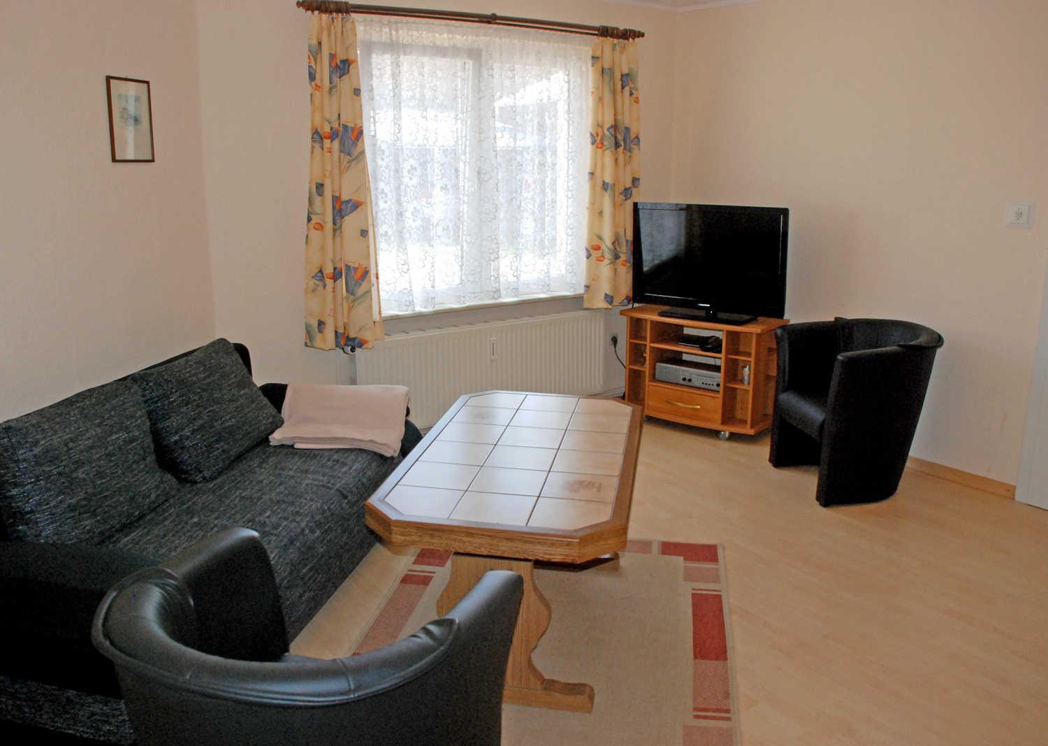 One-Bedroom Apartment with Terrace photo 2