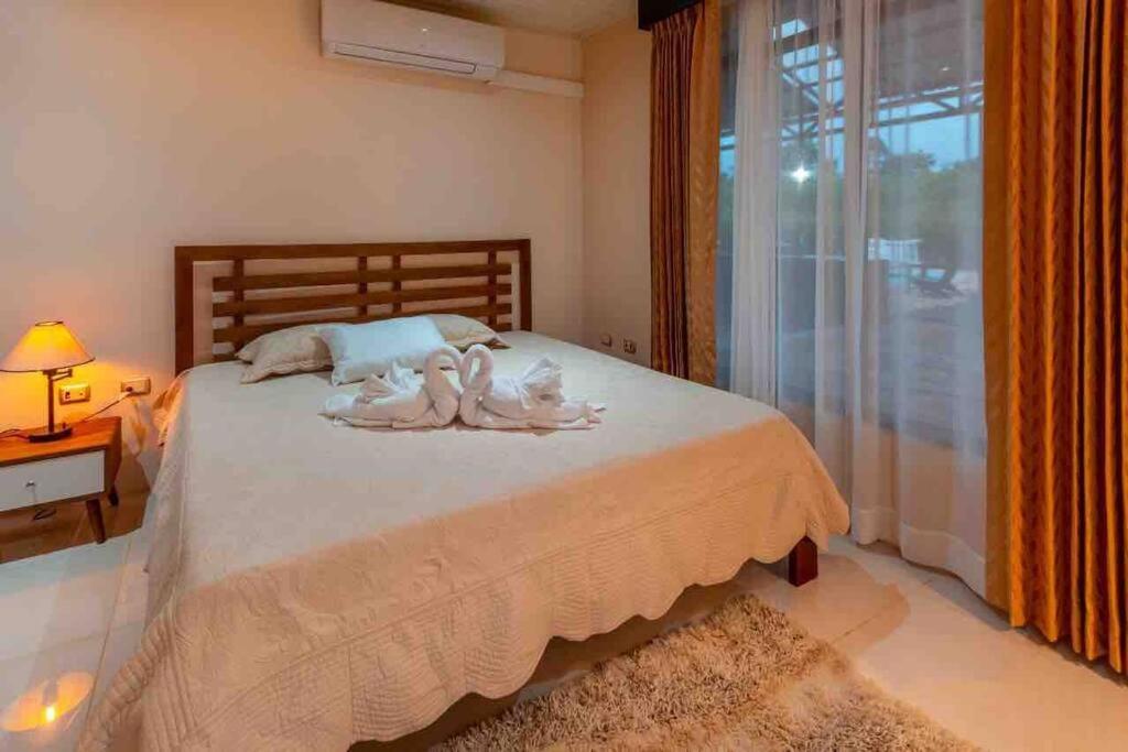 Three-Bedroom House photo 2