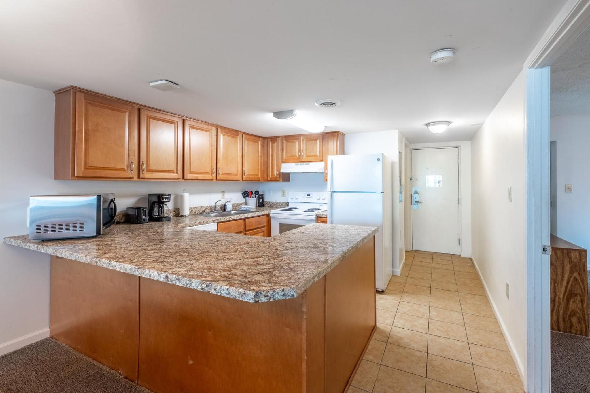 Two-Bedroom Apartment with Bay View - Photo 4