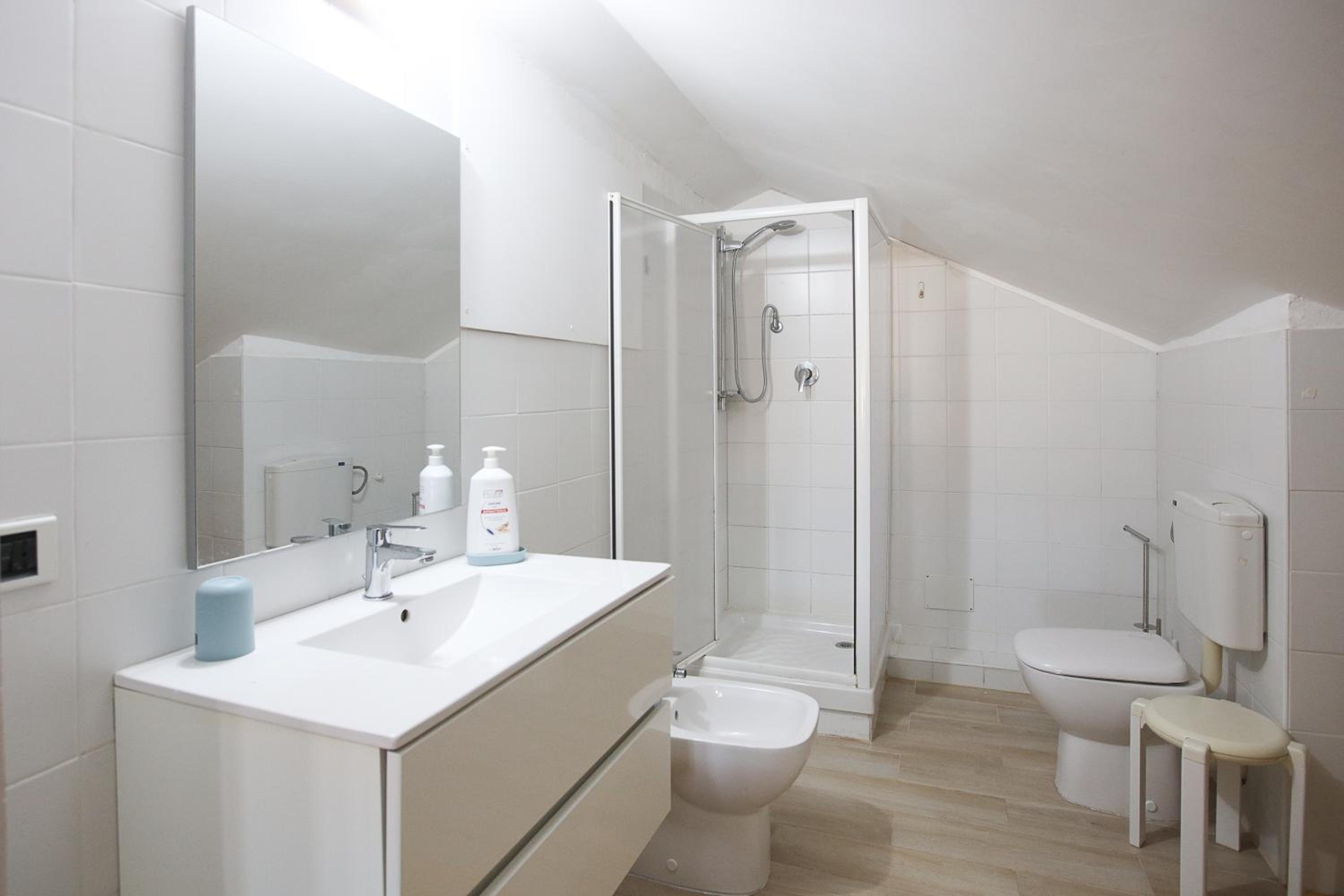 Quadruple Room - Photo 7