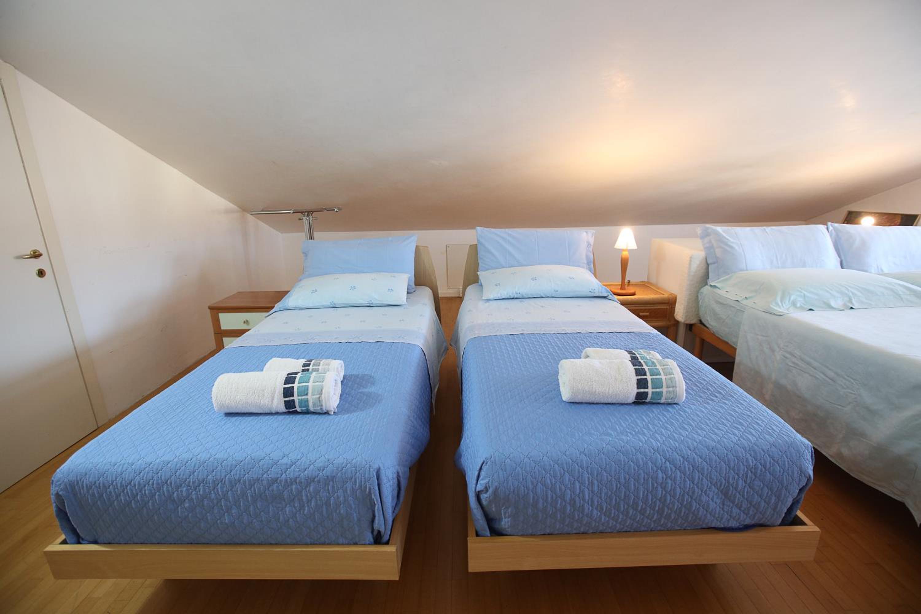Quadruple Room - Photo 3