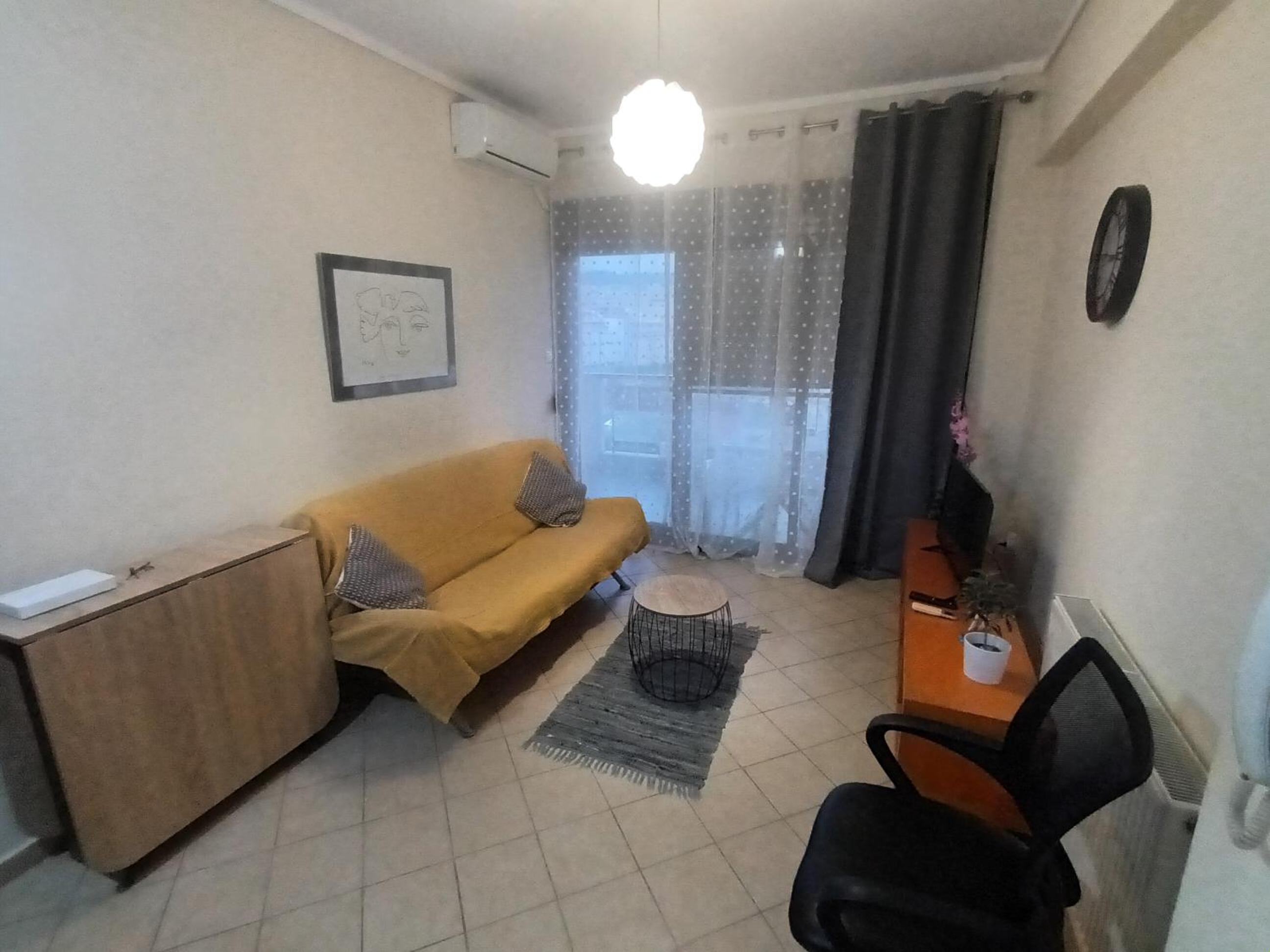 One-Bedroom Apartment - Photo 12
