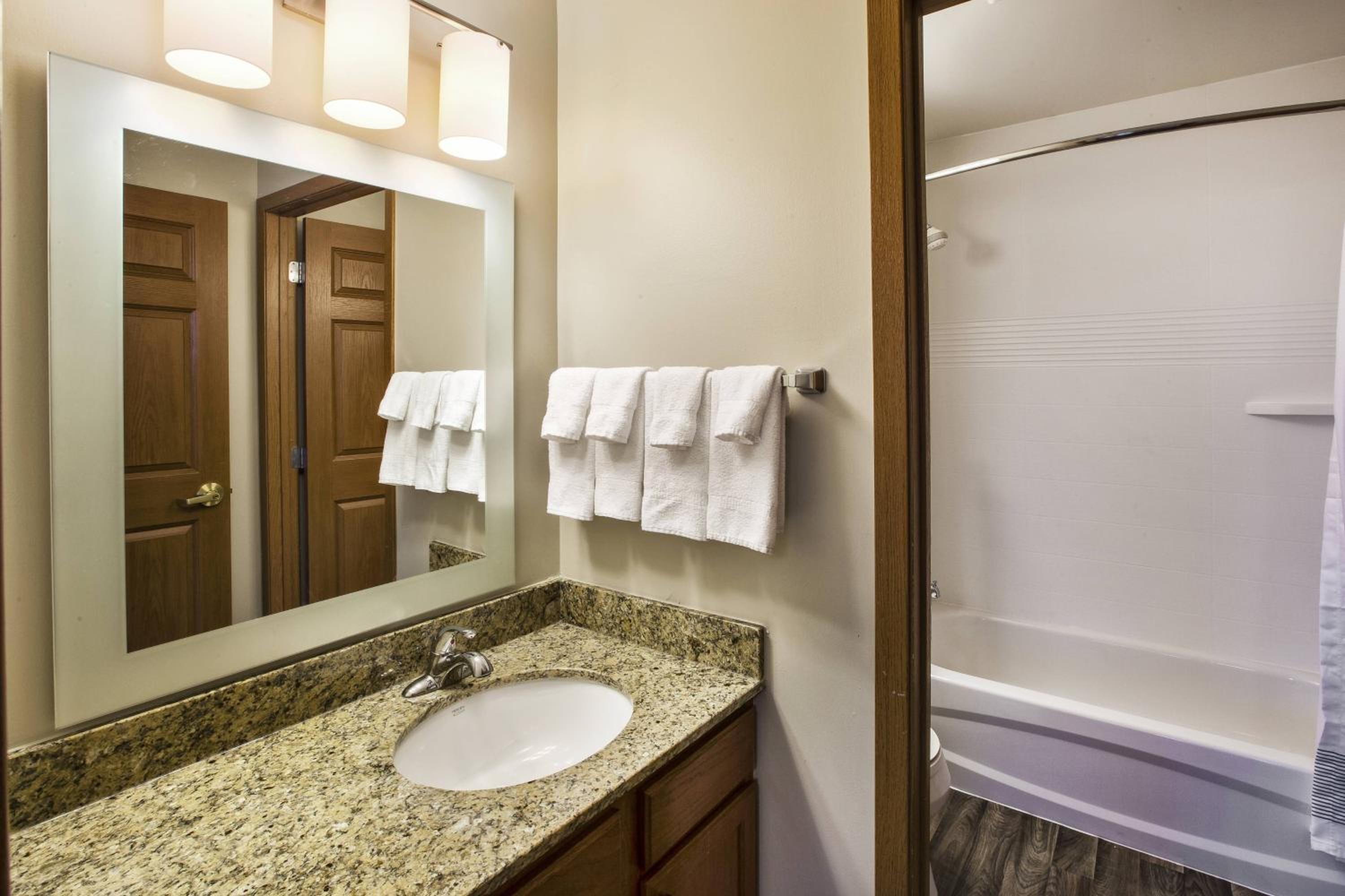 Two-Bedroom Suite - Photo 3