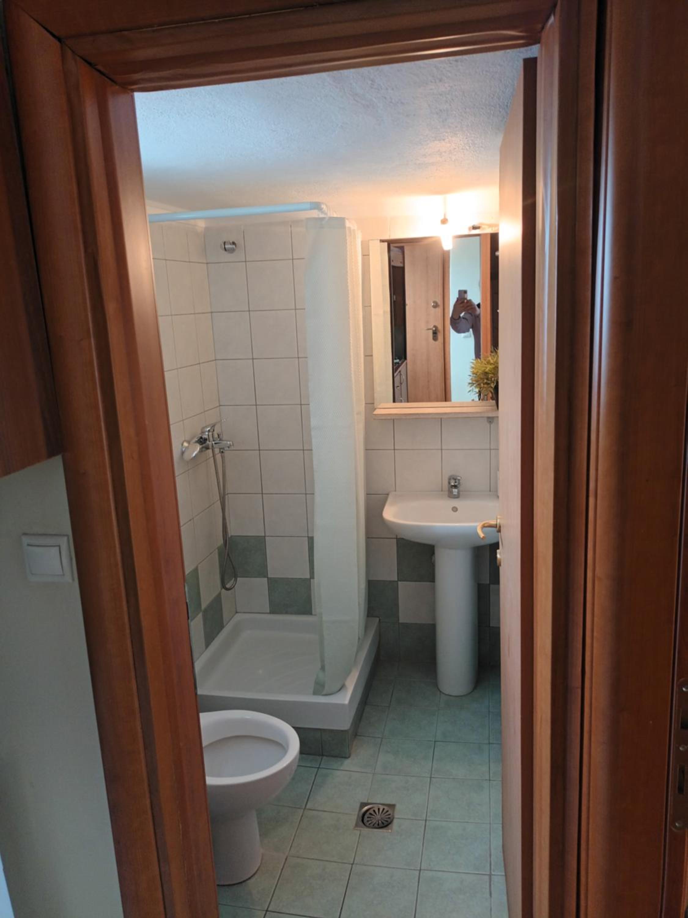 One-Bedroom Apartment - Photo 4